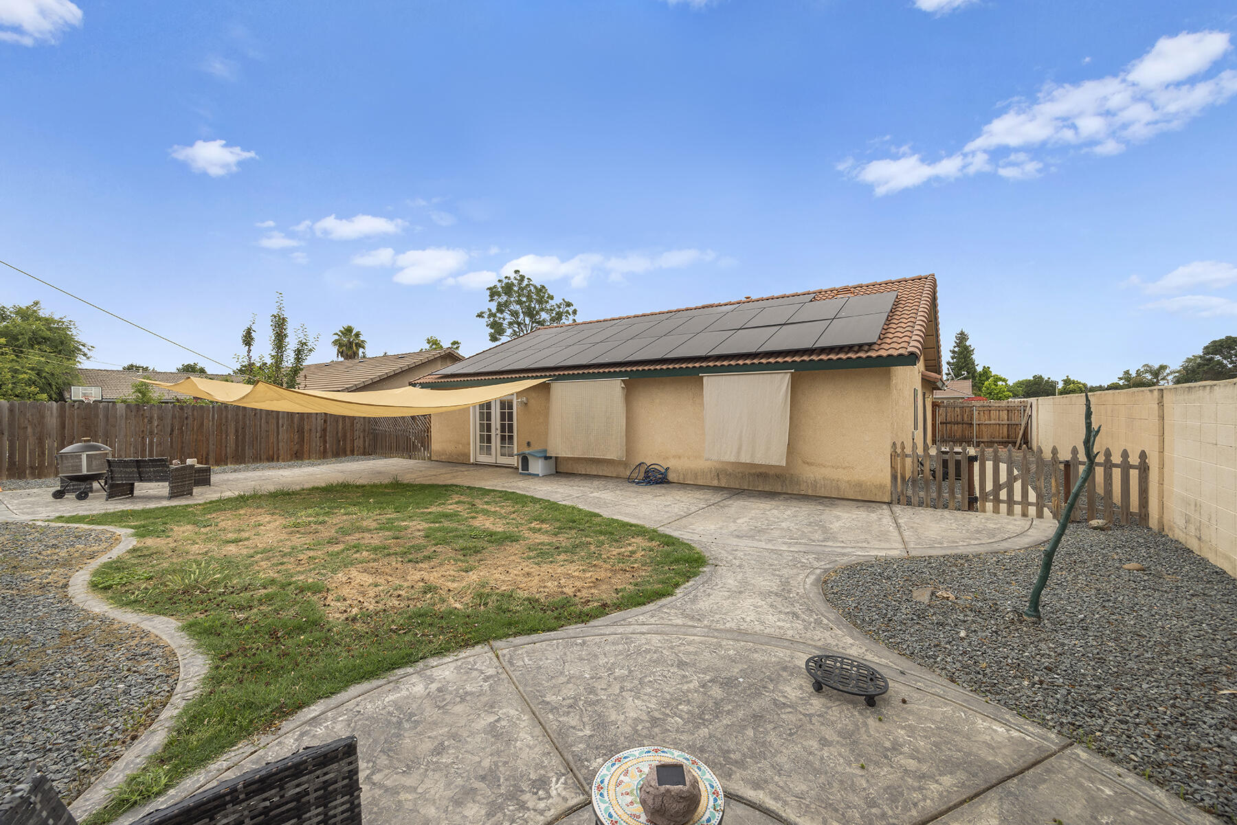 1825 N Liberty Ct, Visalia, CA 93292