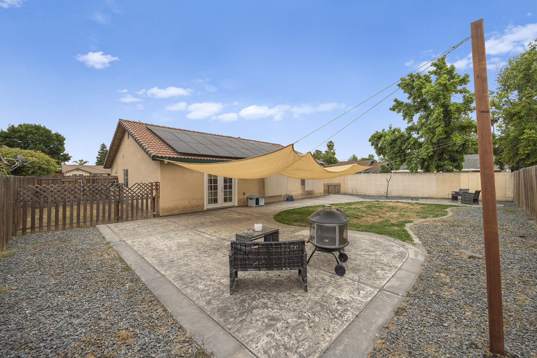 1825 N Liberty Ct, Visalia, CA 93292