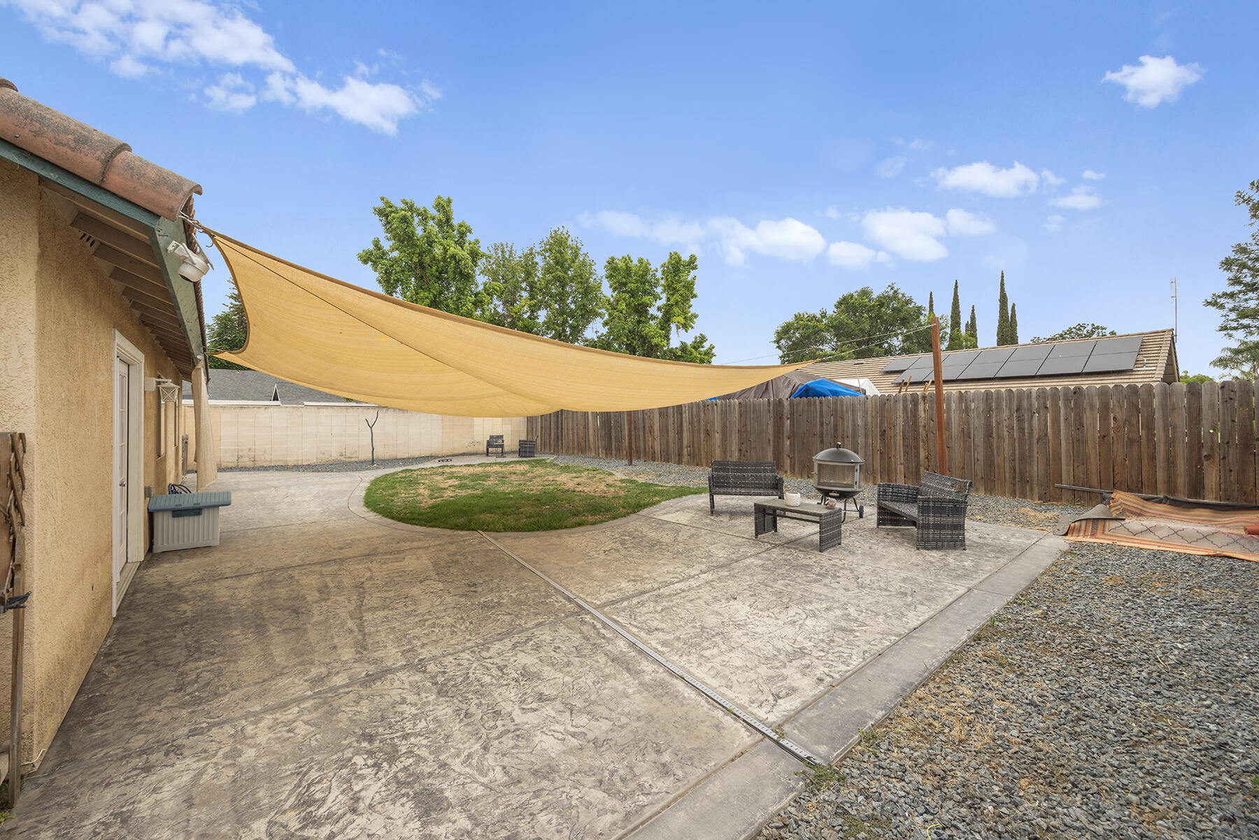 1825 N Liberty Ct, Visalia, CA 93292