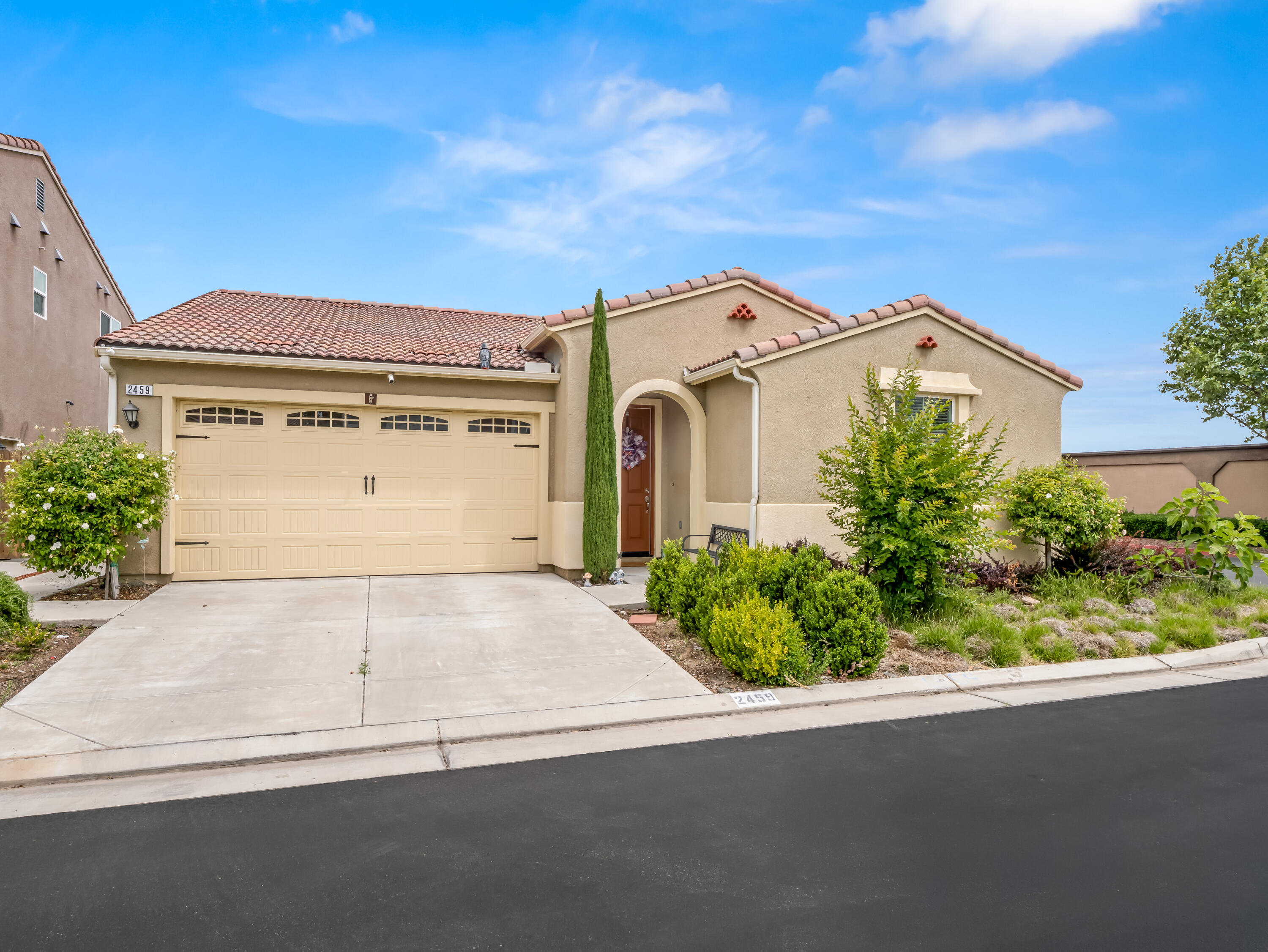 2459 Lombard Ln, Clovis, CA 93611