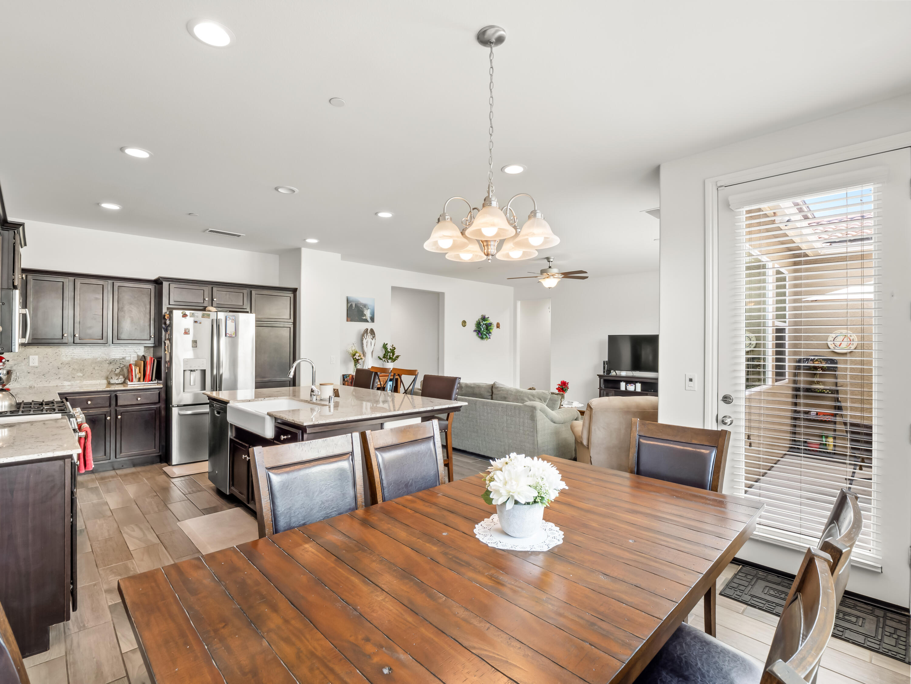 2459 Lombard Ln, Clovis, CA 93611