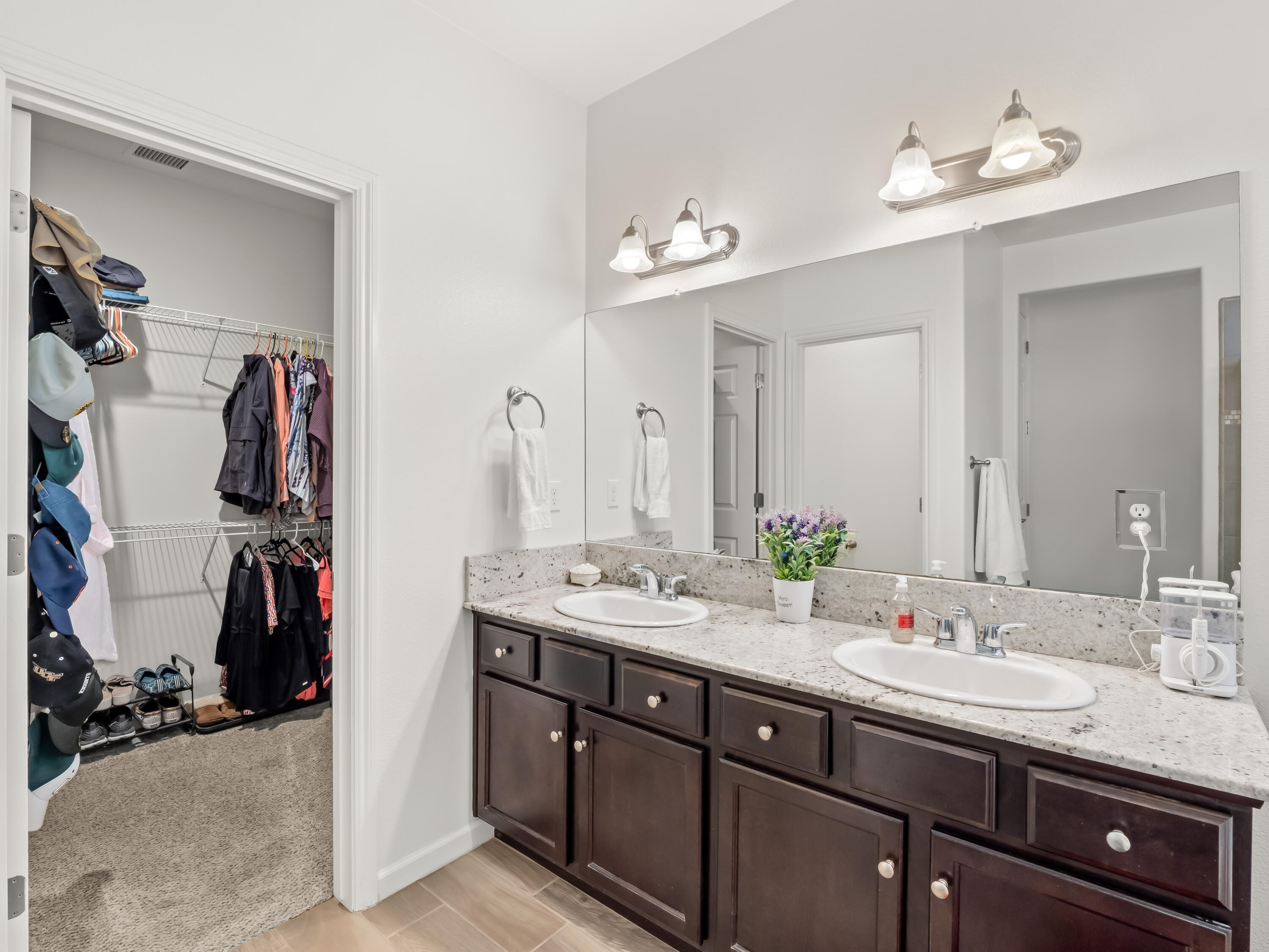 2459 Lombard Ln, Clovis, CA 93611