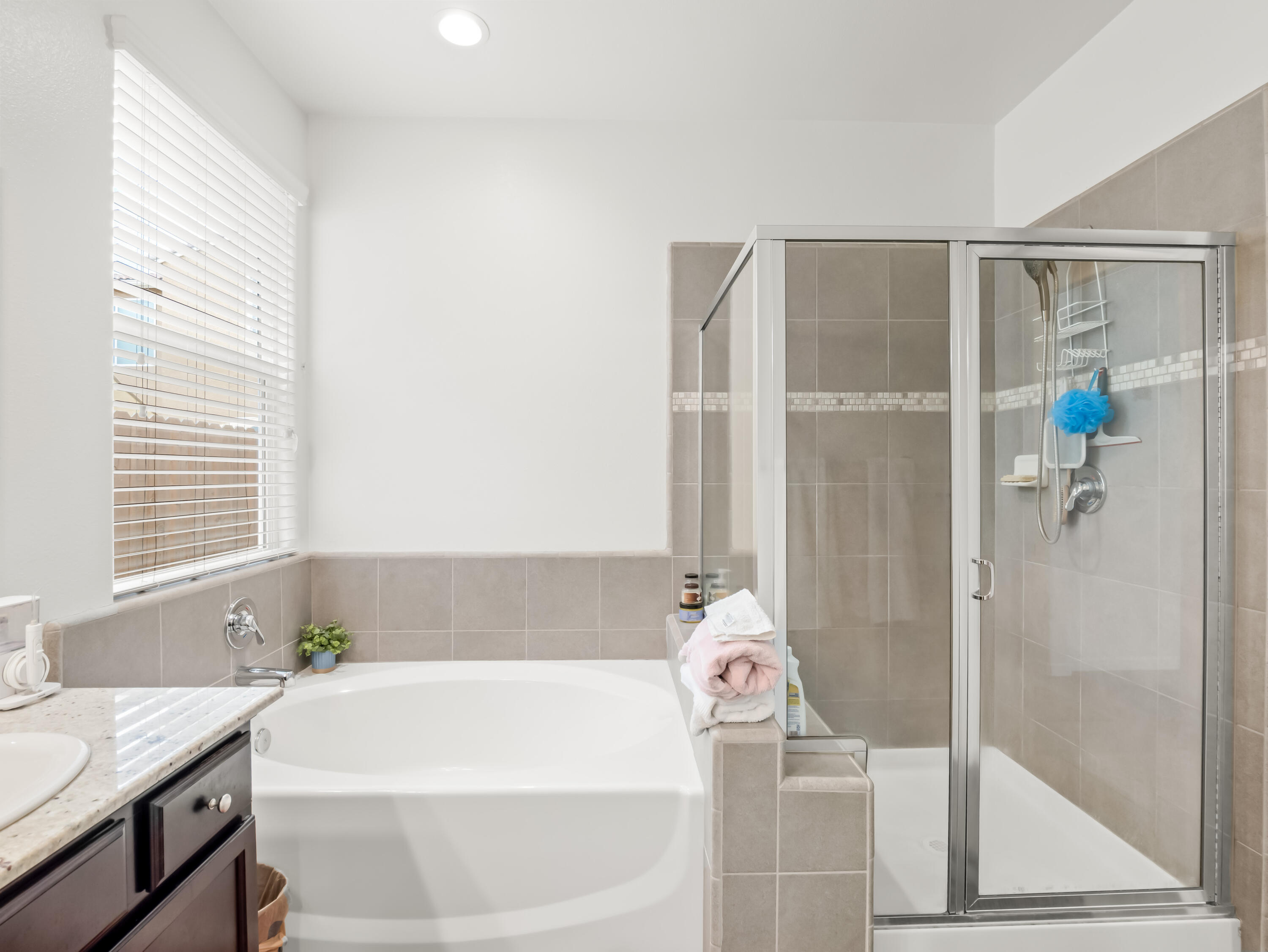 2459 Lombard Ln, Clovis, CA 93611