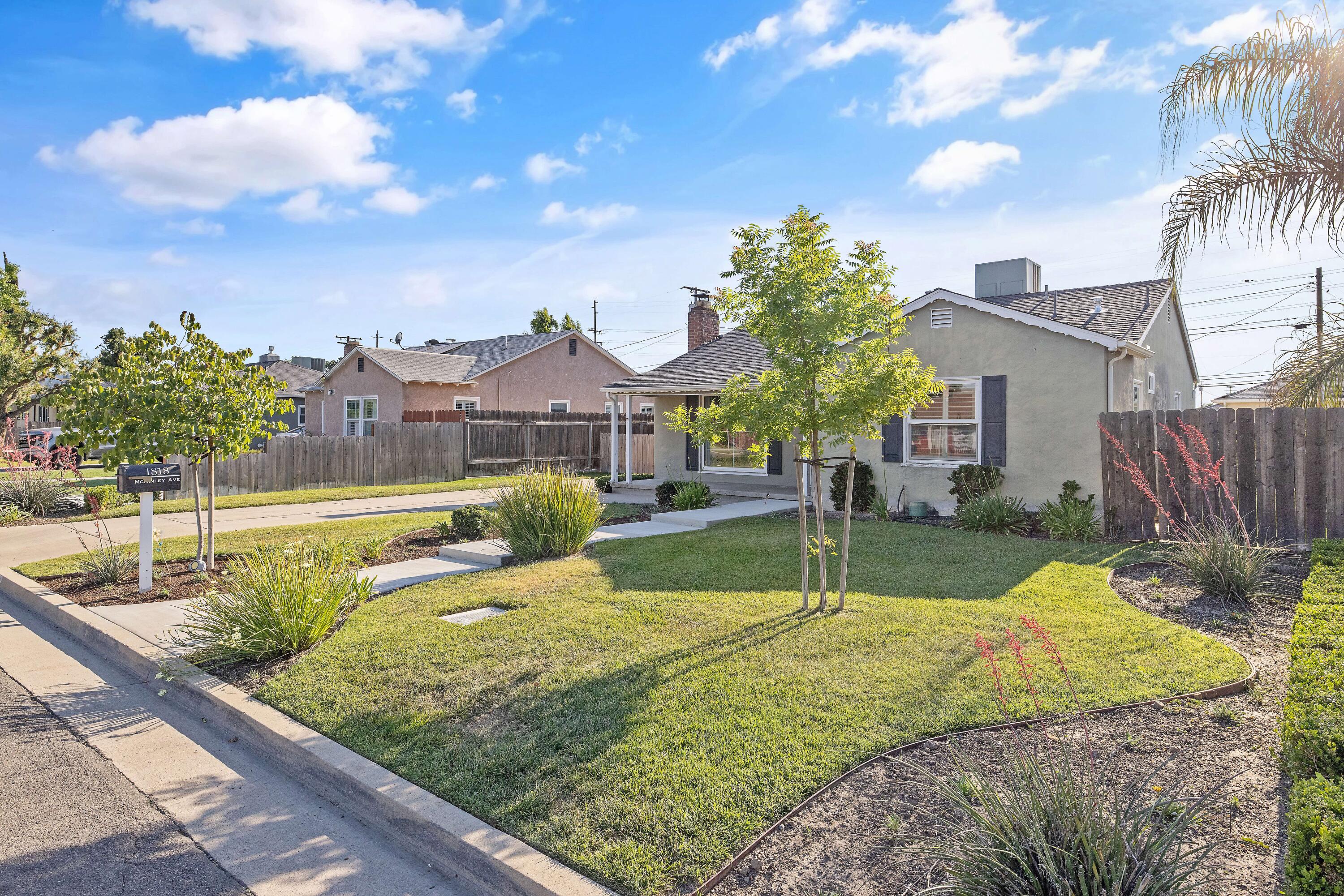 1818 Mckinley Ave, Hanford, CA 93230