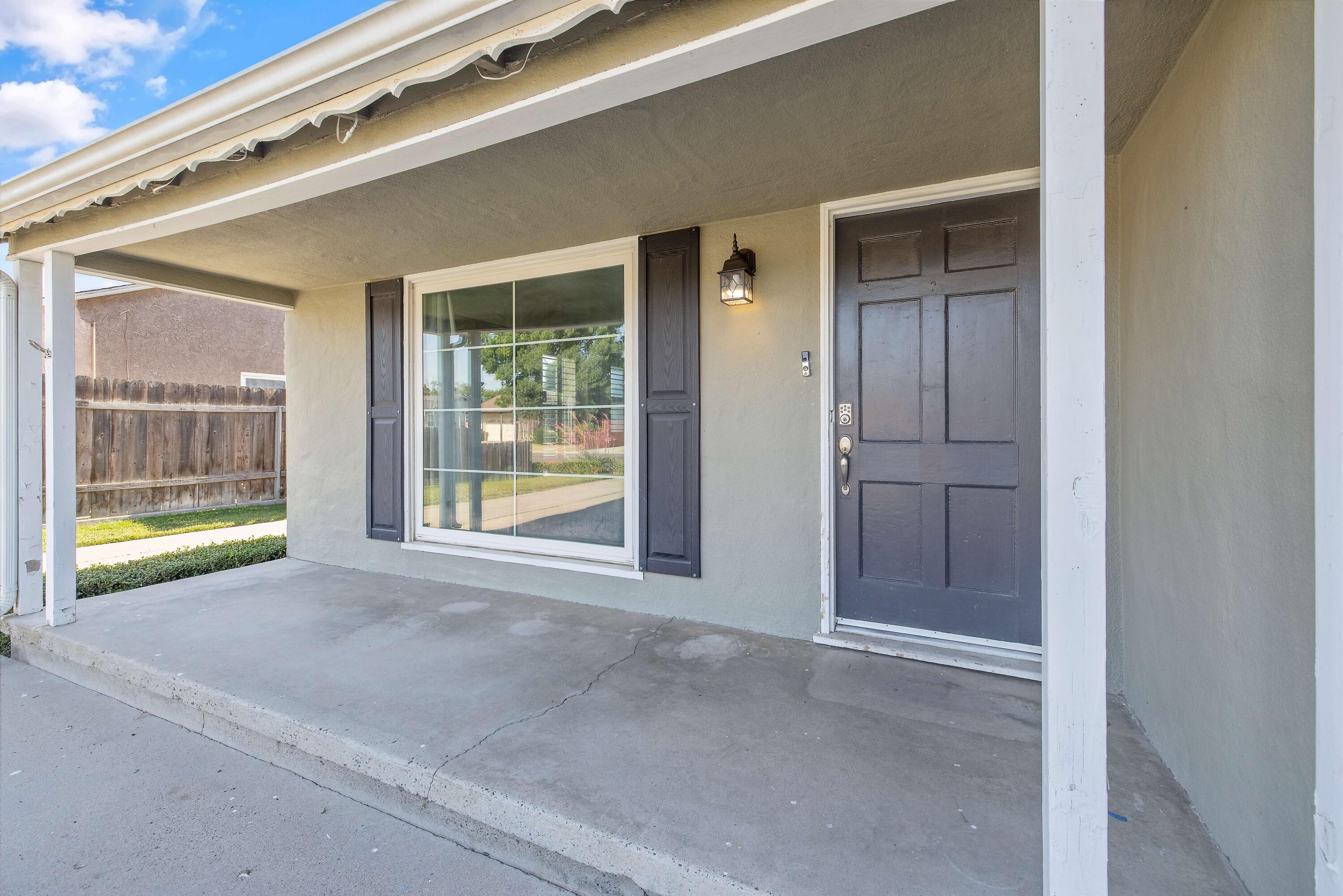 1818 Mckinley Ave, Hanford, CA 93230