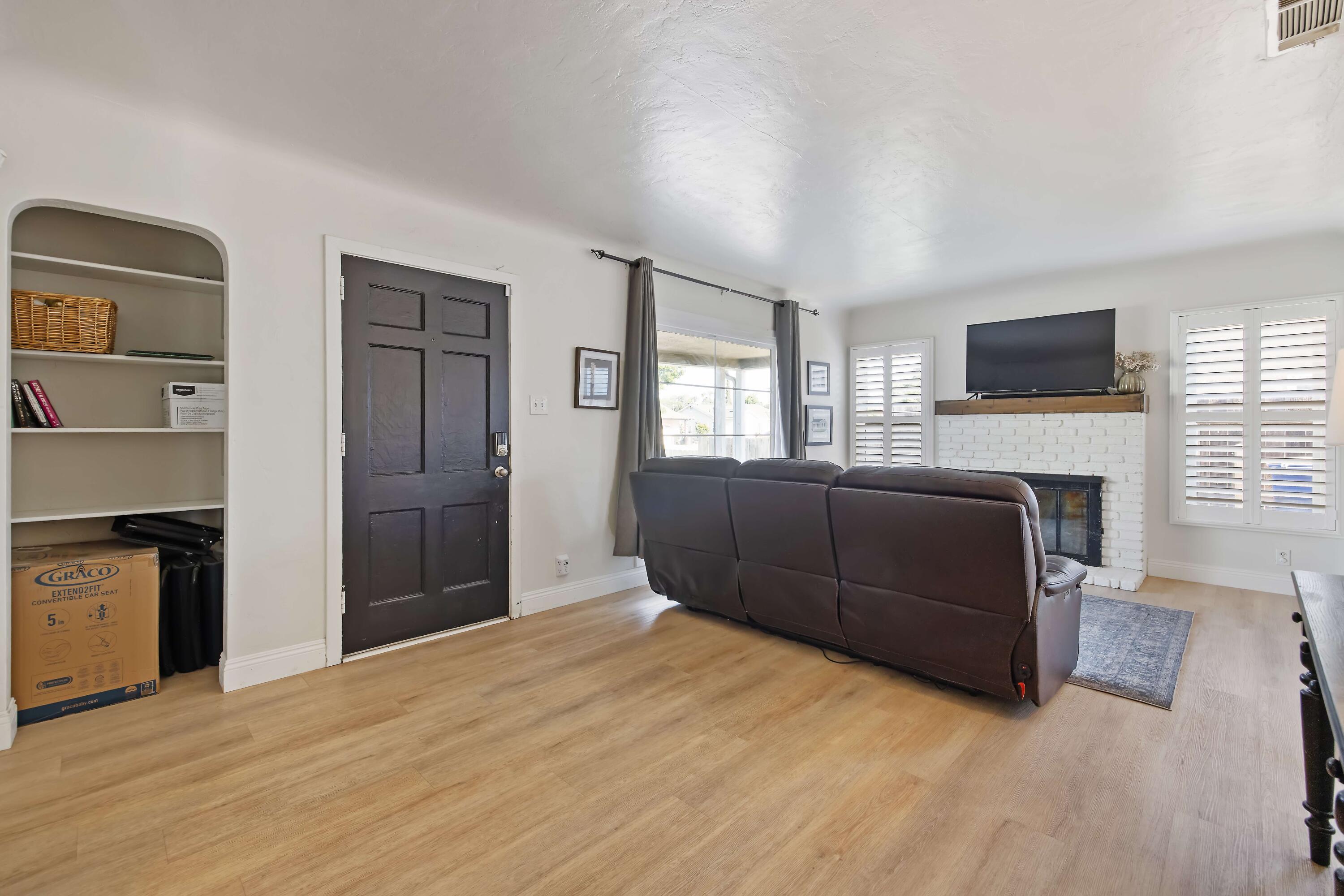 1818 Mckinley Ave, Hanford, CA 93230