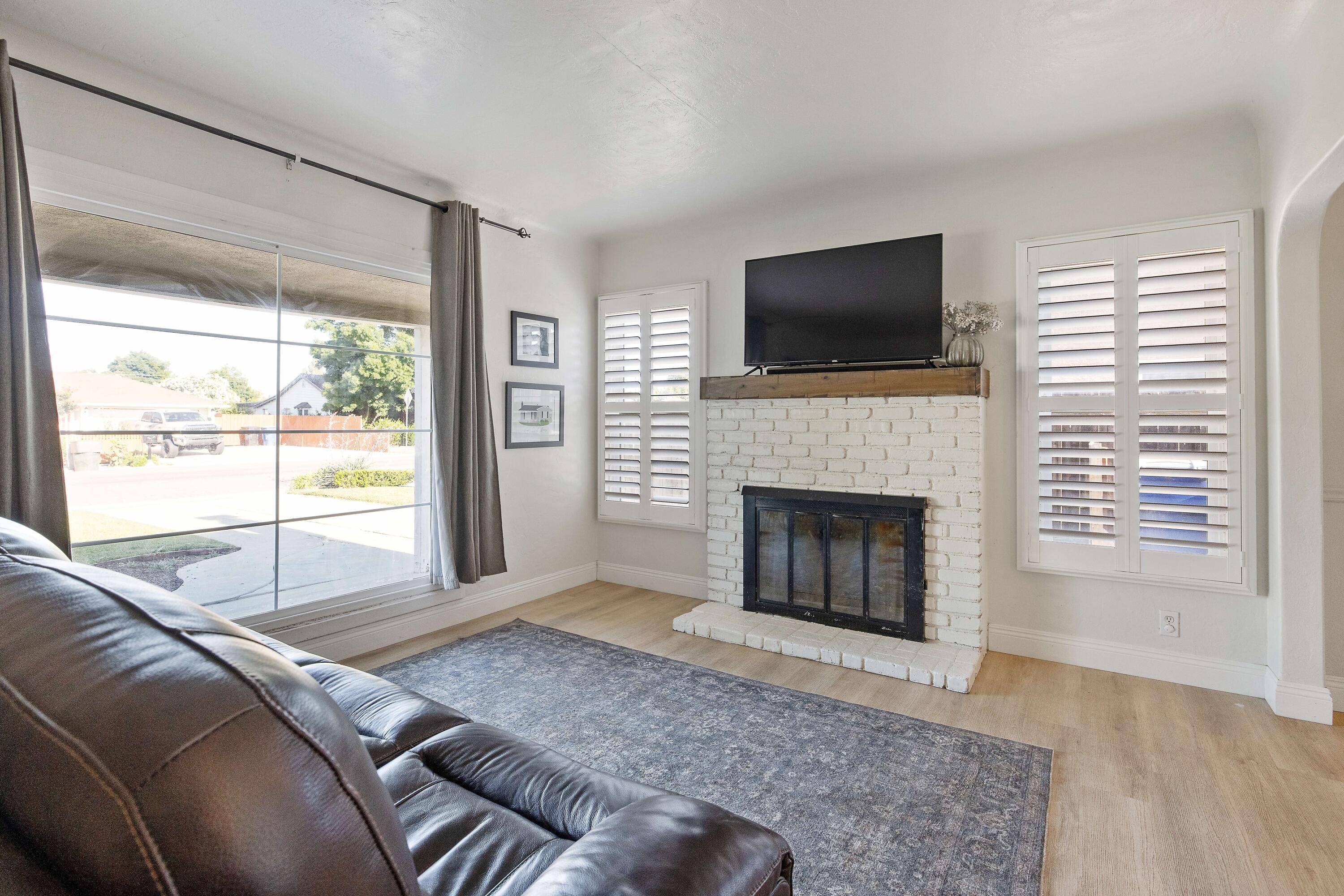 1818 Mckinley Ave, Hanford, CA 93230
