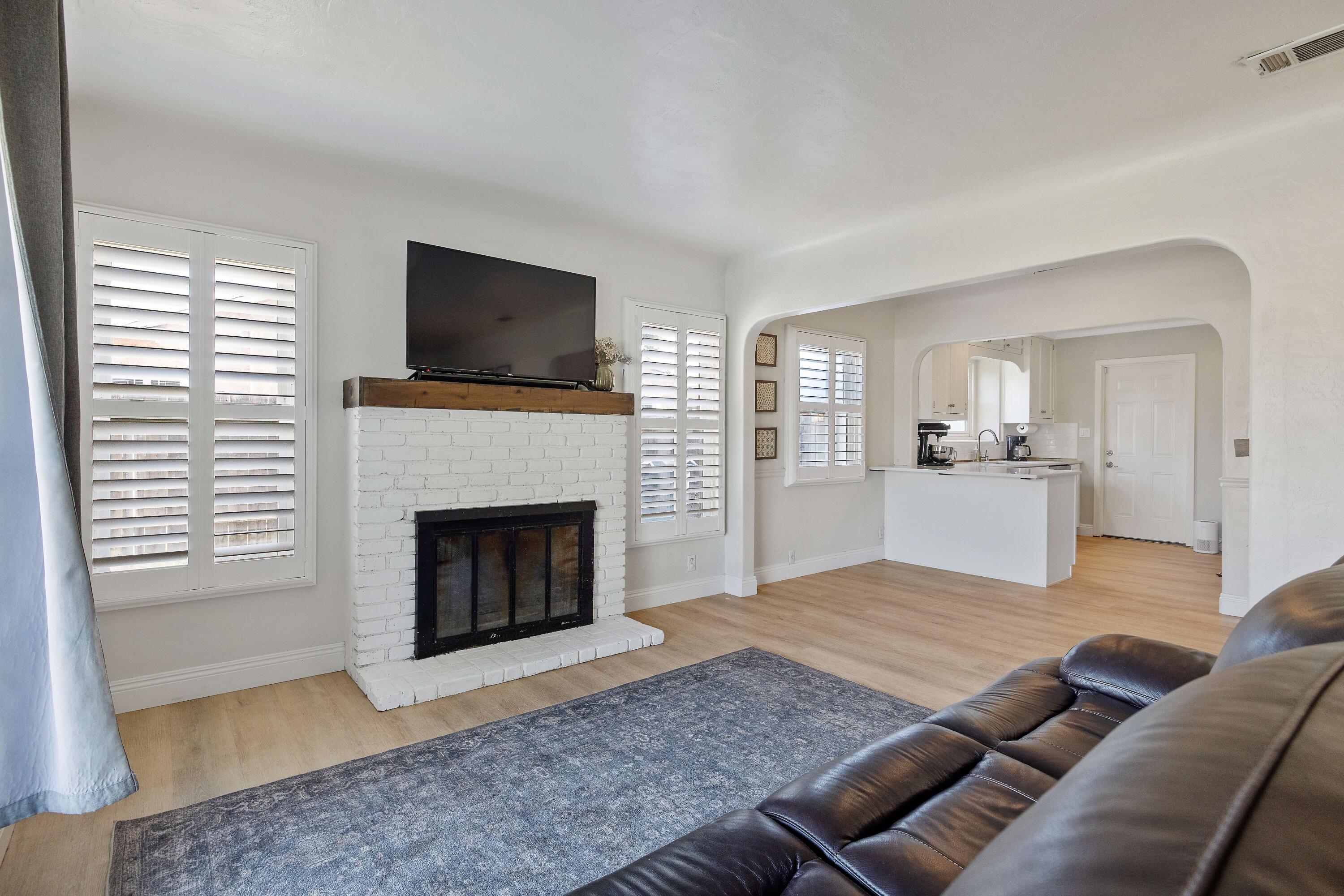 1818 Mckinley Ave, Hanford, CA 93230
