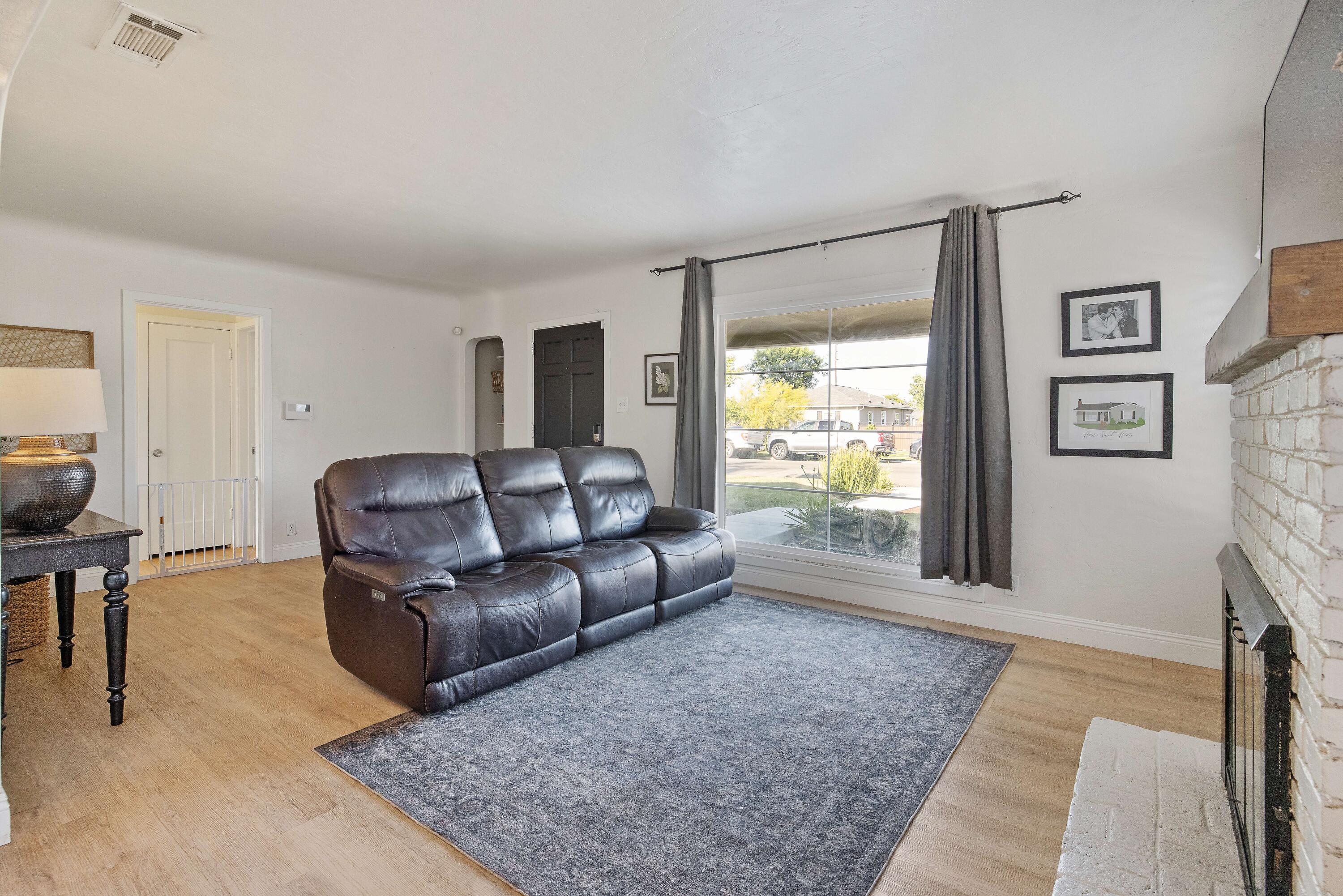 1818 Mckinley Ave, Hanford, CA 93230