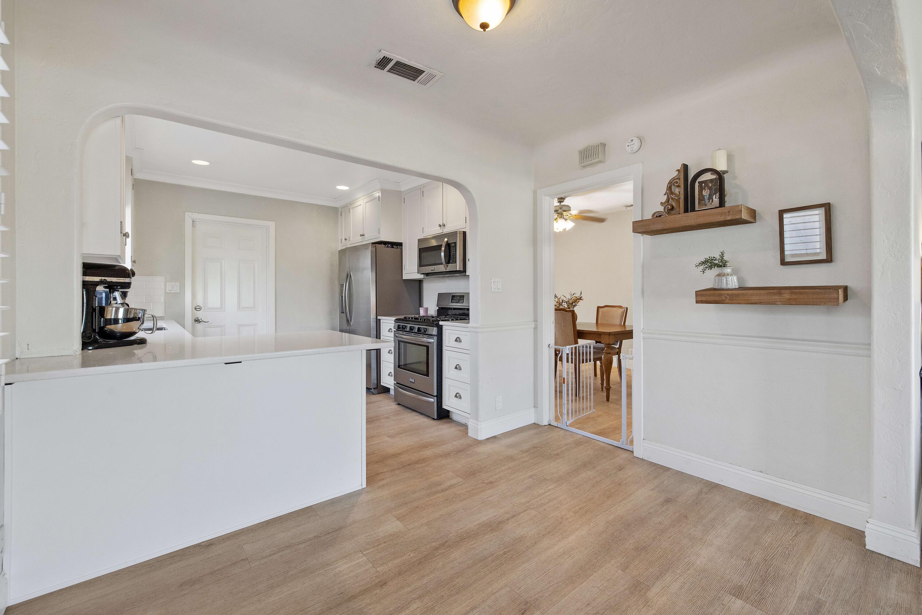 1818 Mckinley Ave, Hanford, CA 93230