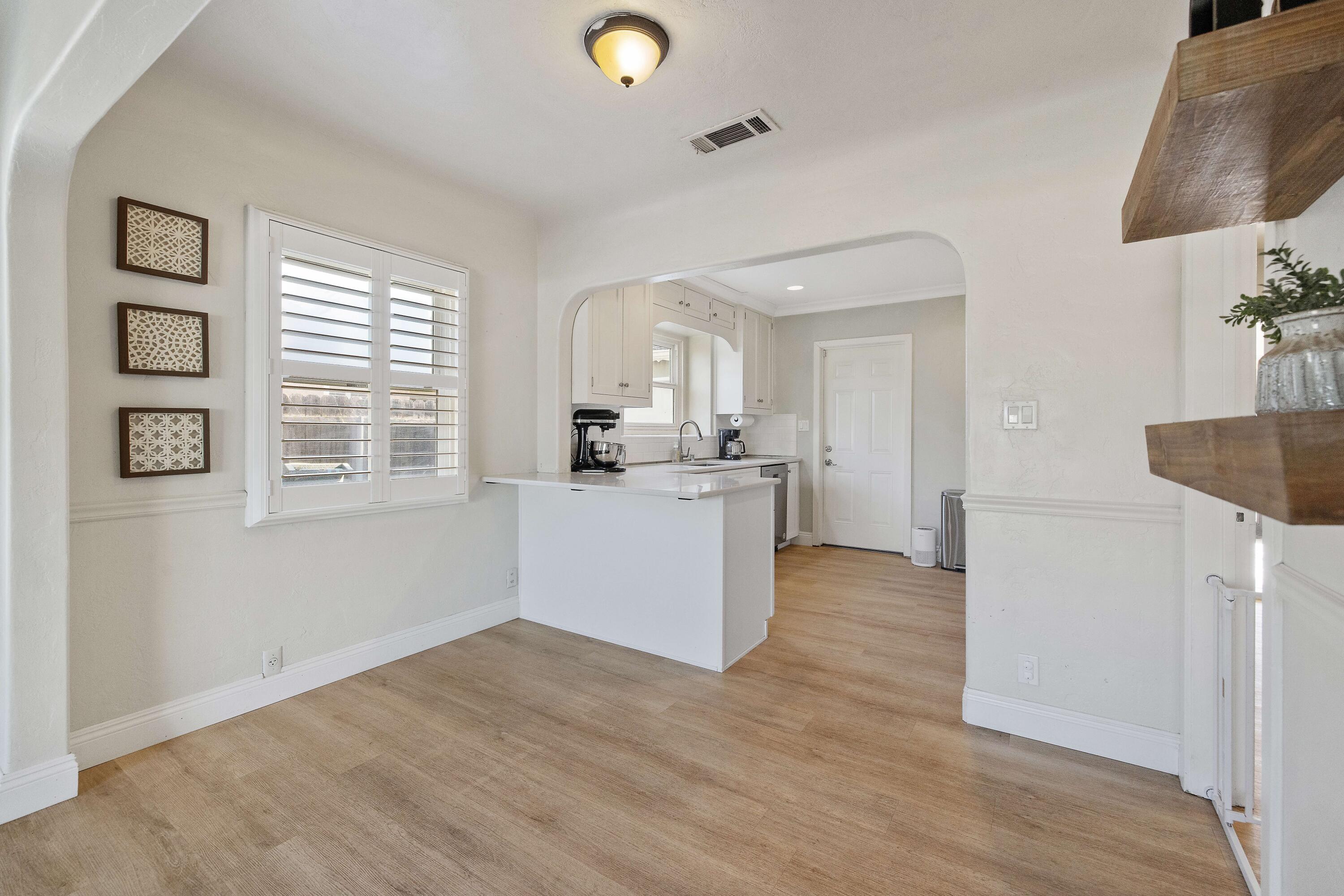 1818 Mckinley Ave, Hanford, CA 93230