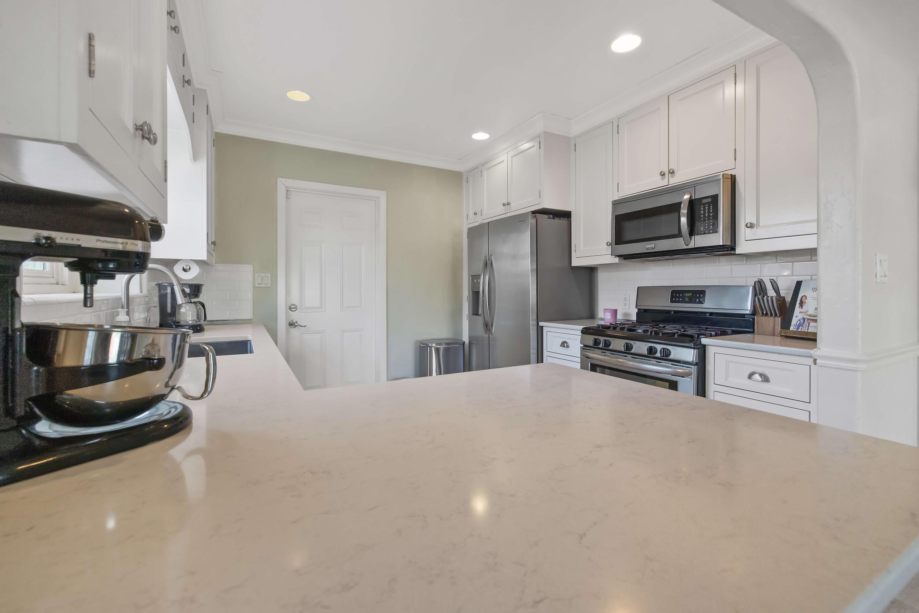 1818 Mckinley Ave, Hanford, CA 93230