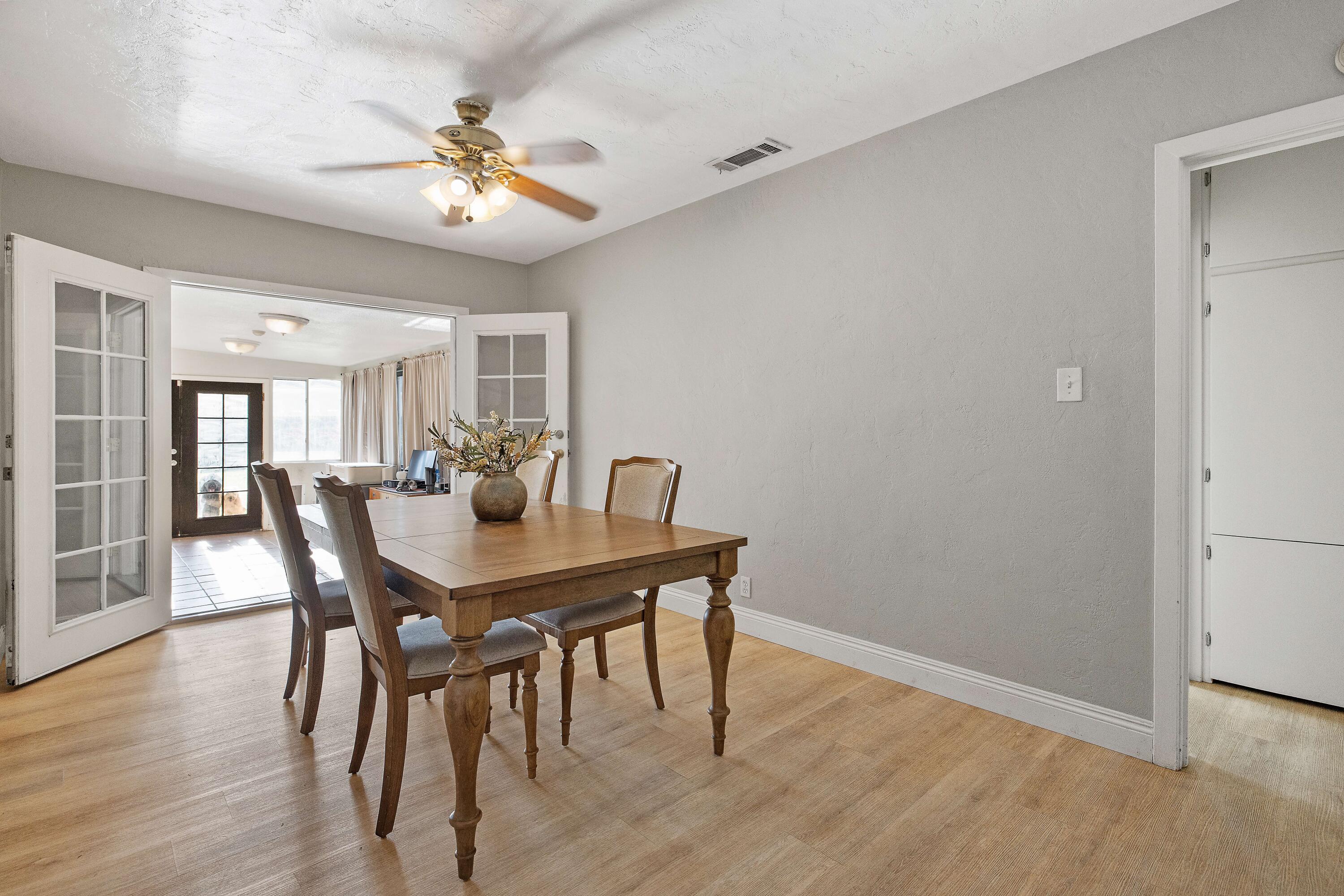 1818 Mckinley Ave, Hanford, CA 93230