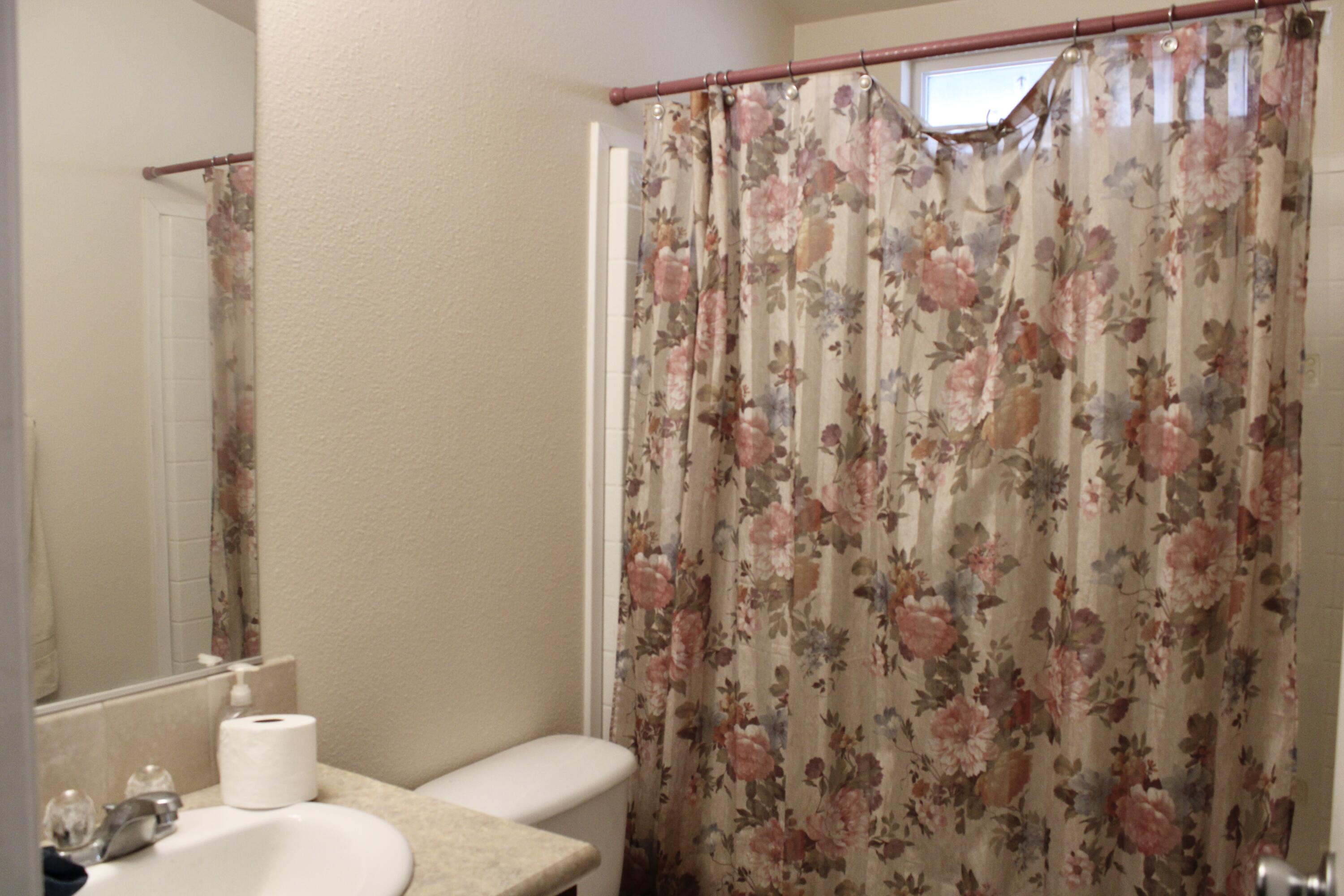 100 S Westwood St #20, Porterville, CA 93257