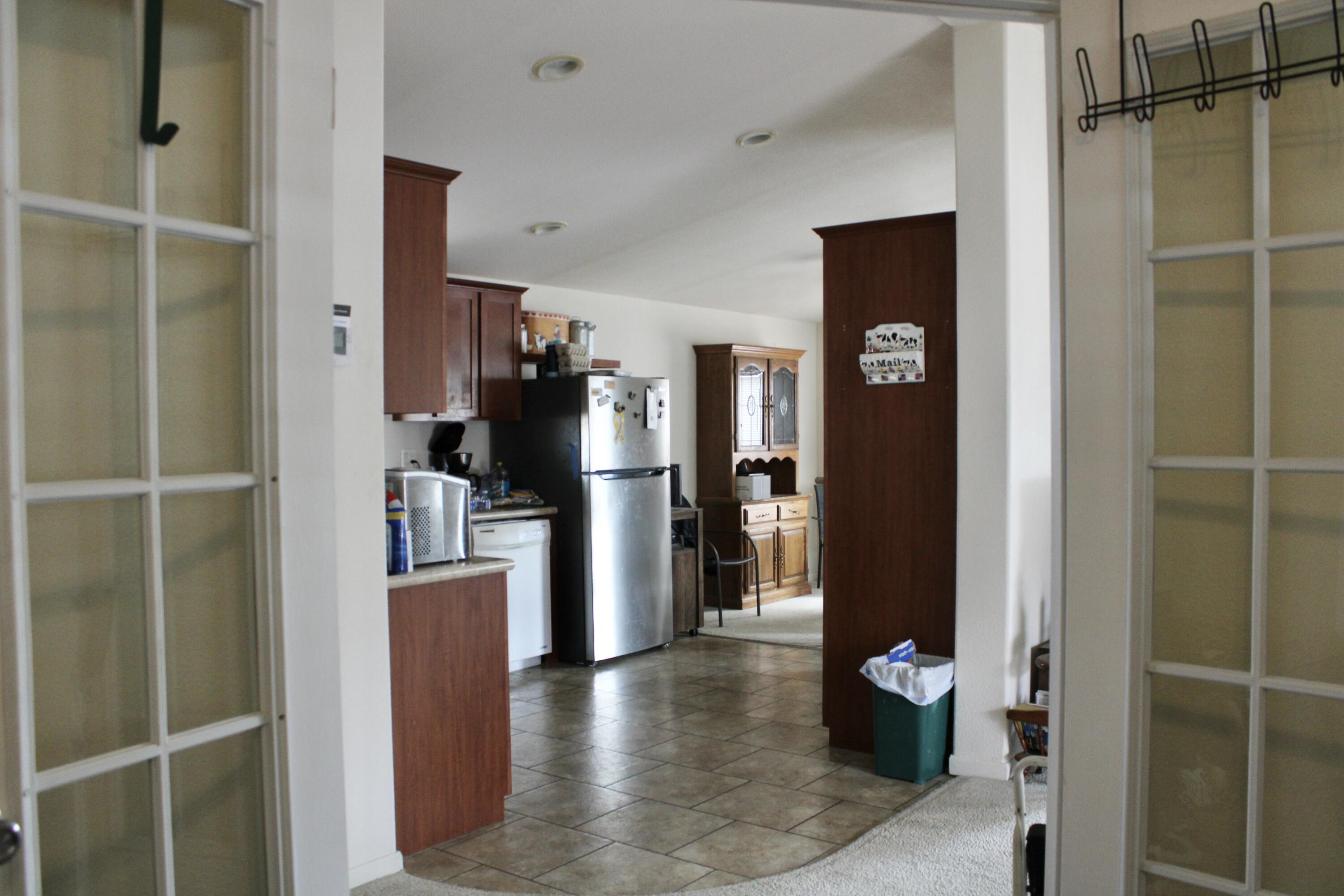 100 S Westwood St #20, Porterville, CA 93257