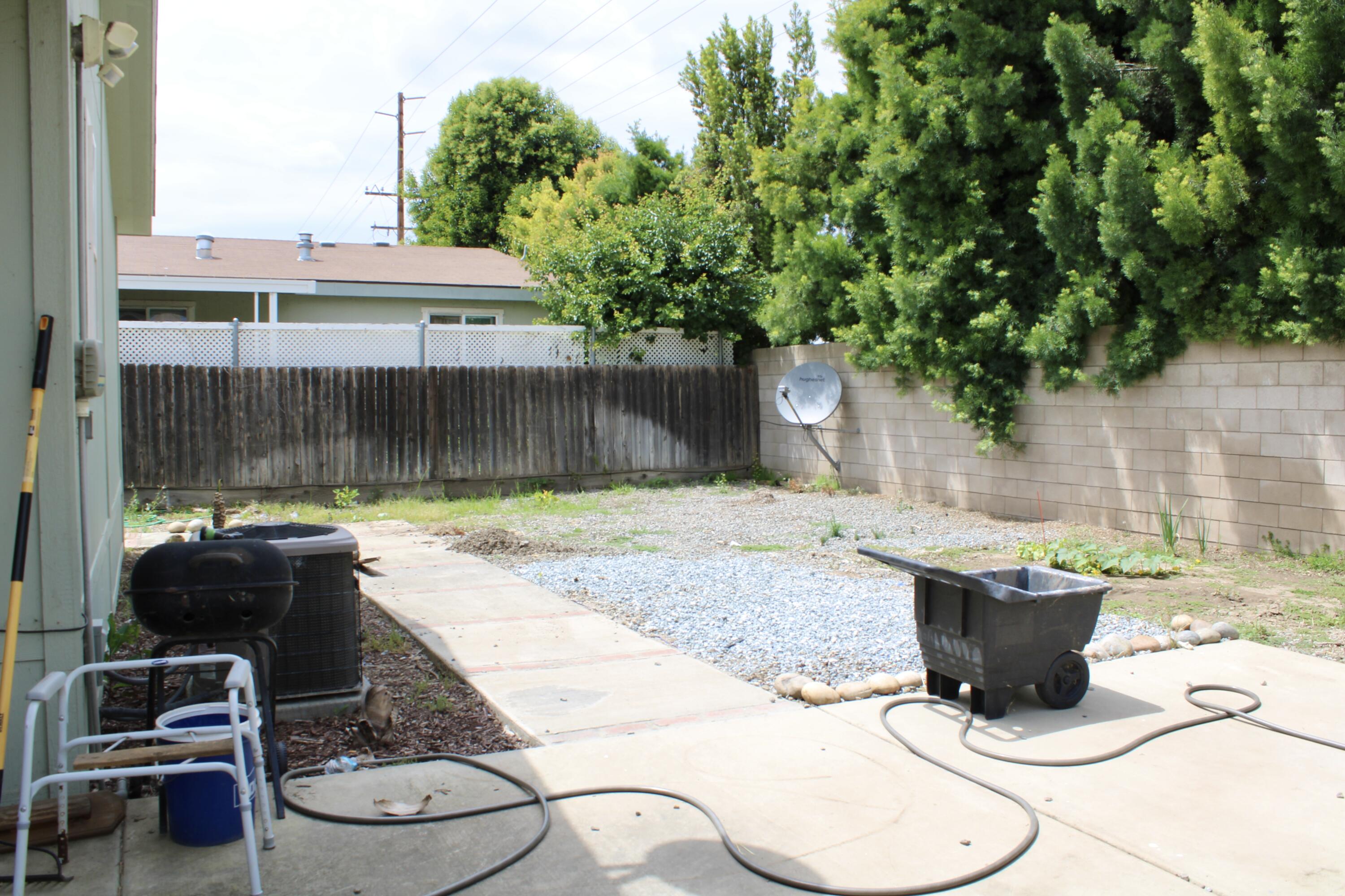 100 S Westwood St #20, Porterville, CA 93257