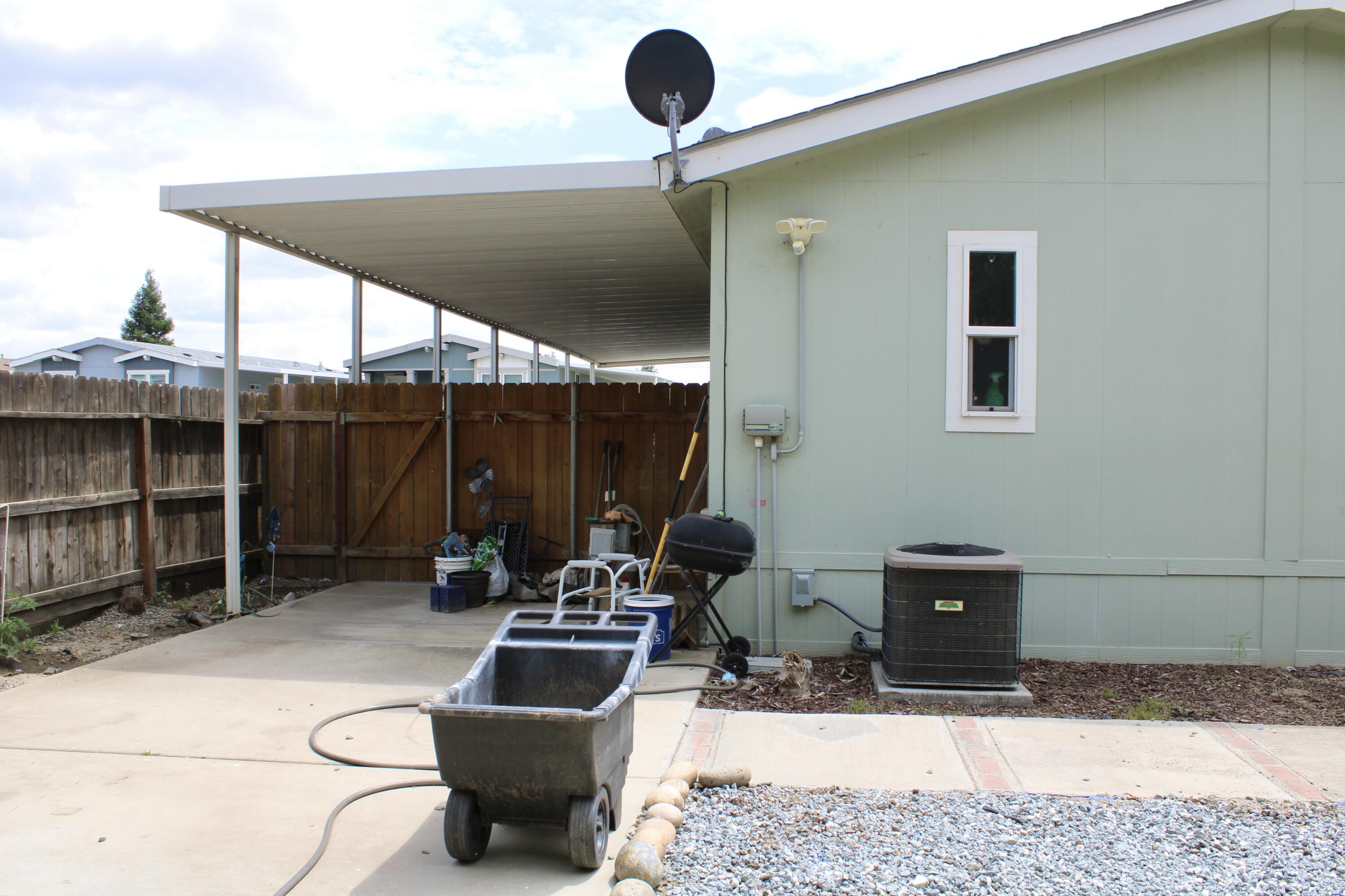 100 S Westwood St #20, Porterville, CA 93257