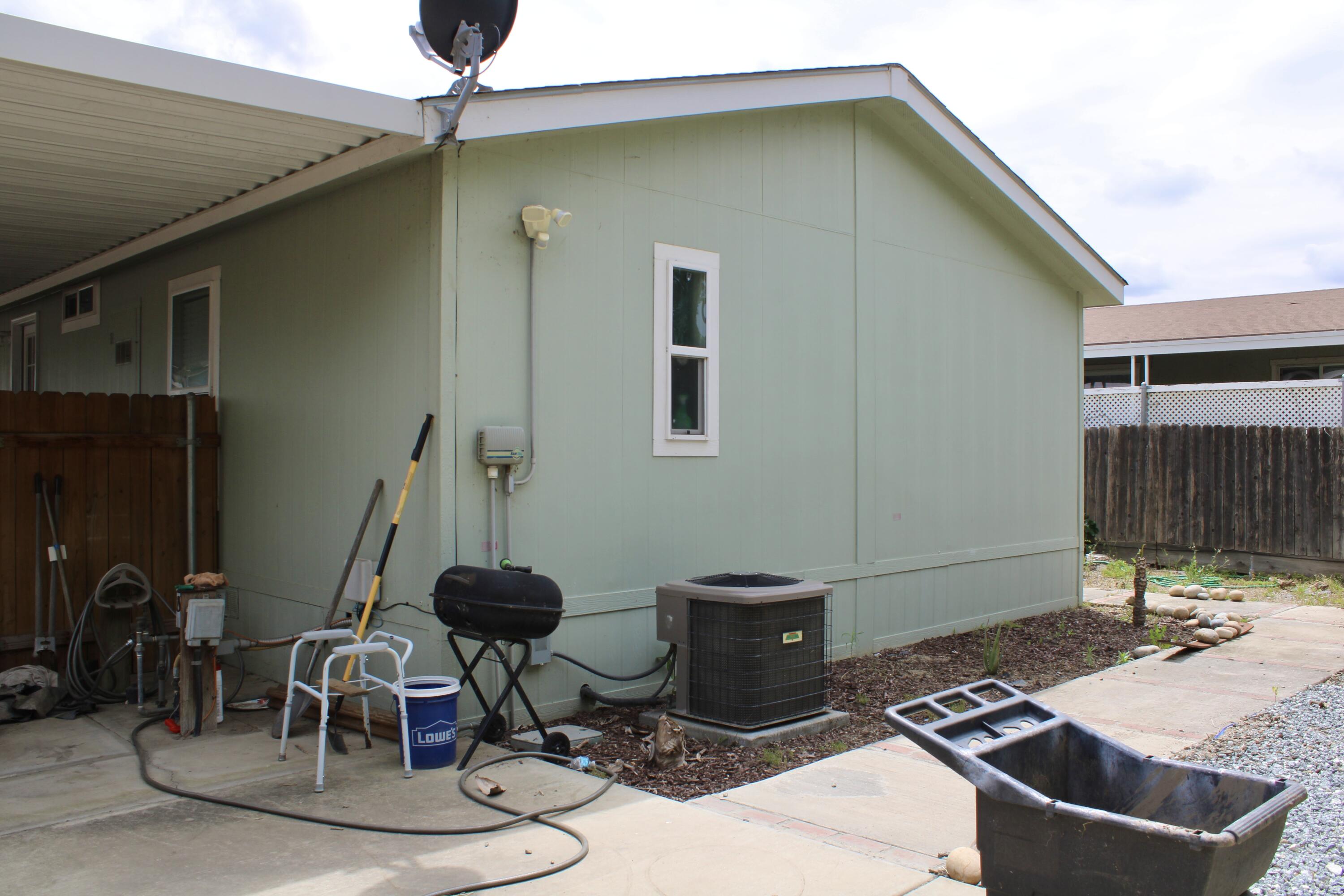 100 S Westwood St #20, Porterville, CA 93257