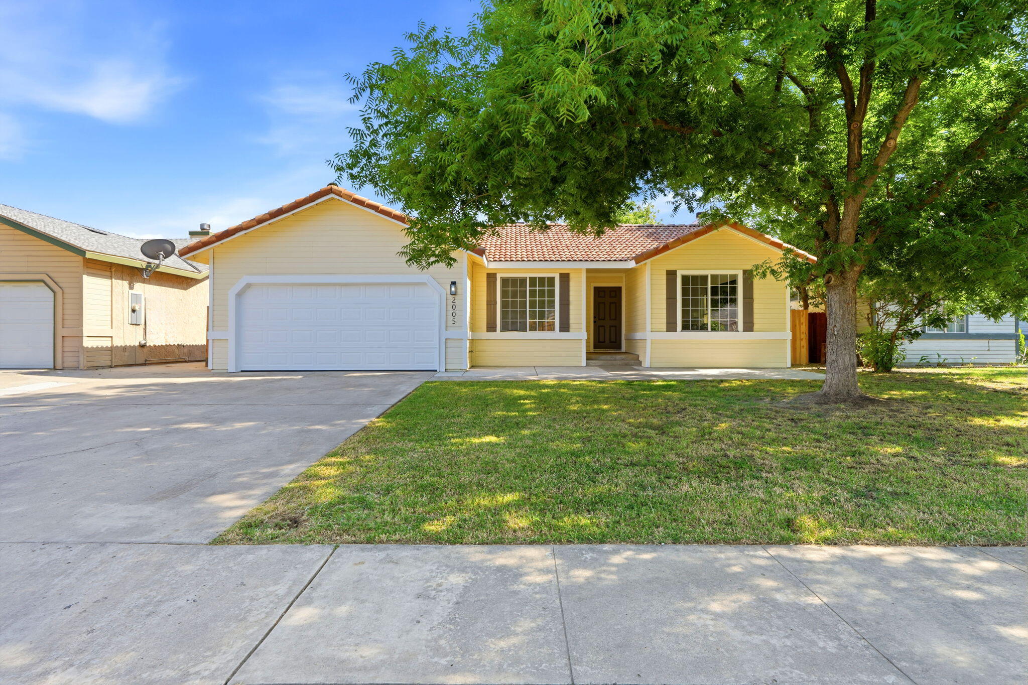 2005 E Roosevelt Ct, Visalia, CA 93292