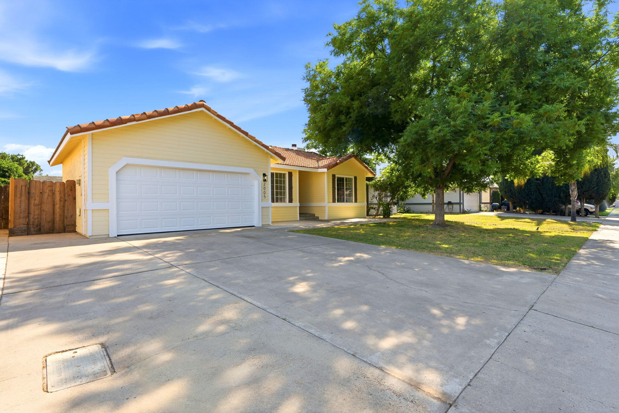 2005 E Roosevelt Ct, Visalia, CA 93292