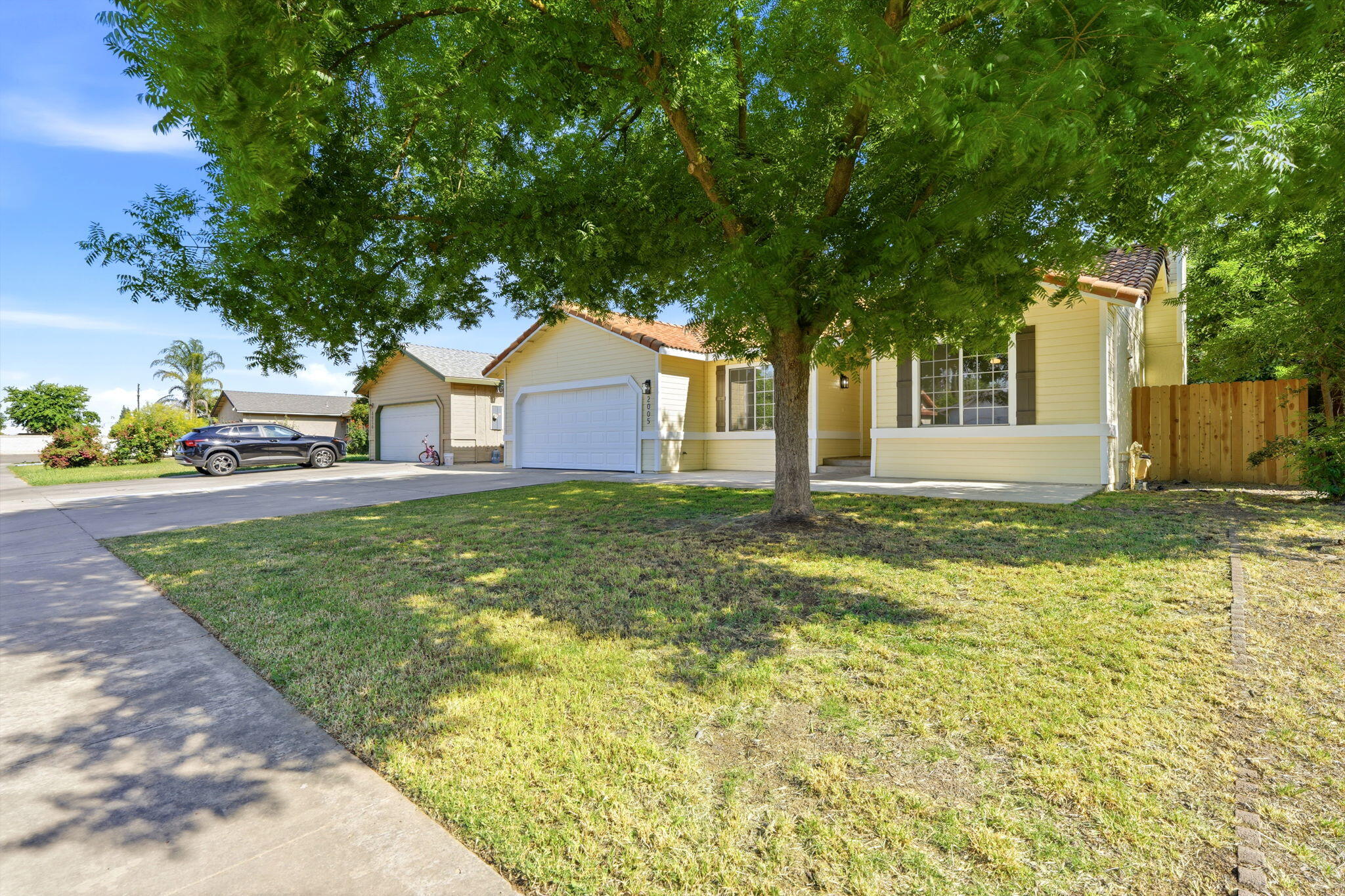 2005 E Roosevelt Ct, Visalia, CA 93292