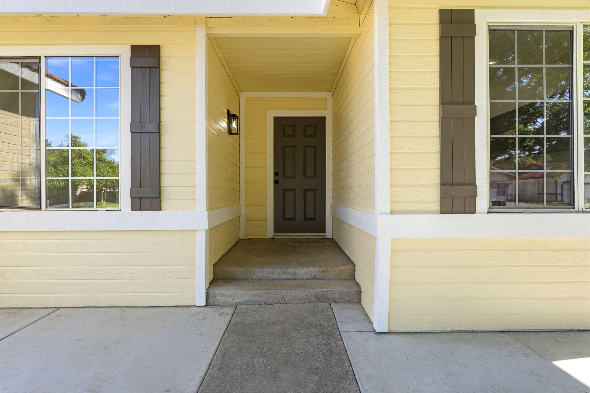 2005 E Roosevelt Ct, Visalia, CA 93292