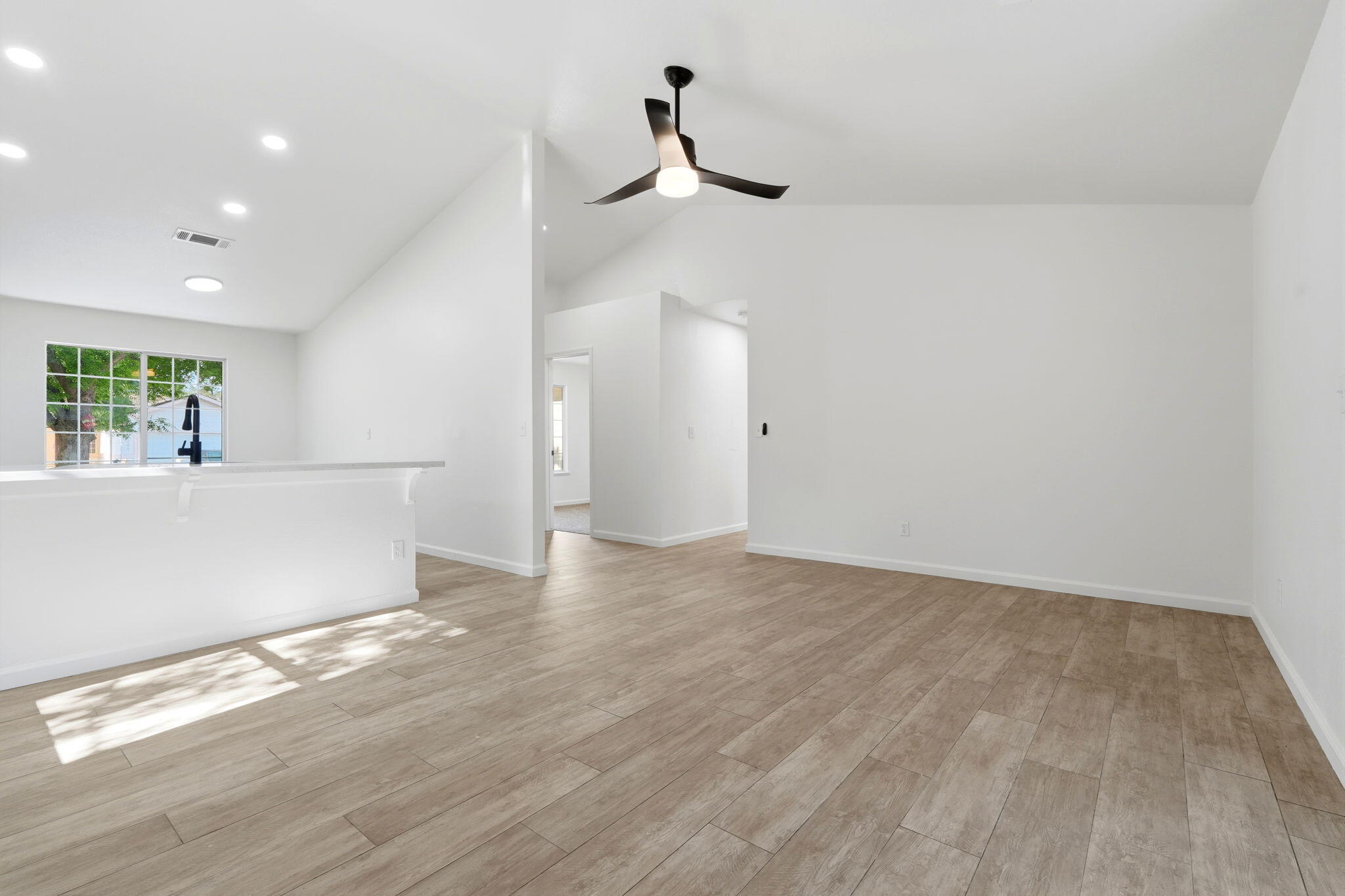 2005 E Roosevelt Ct, Visalia, CA 93292