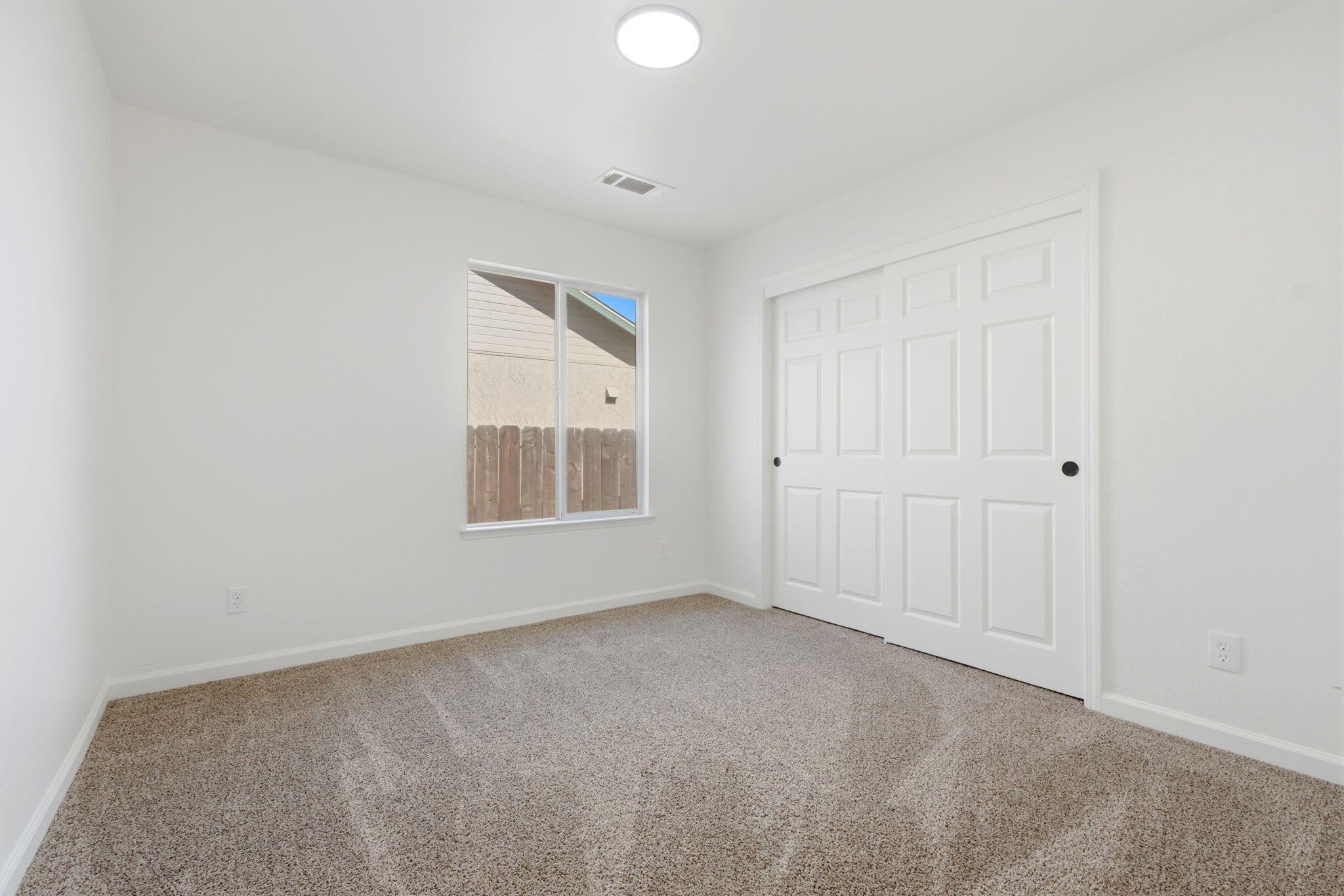 2005 E Roosevelt Ct, Visalia, CA 93292