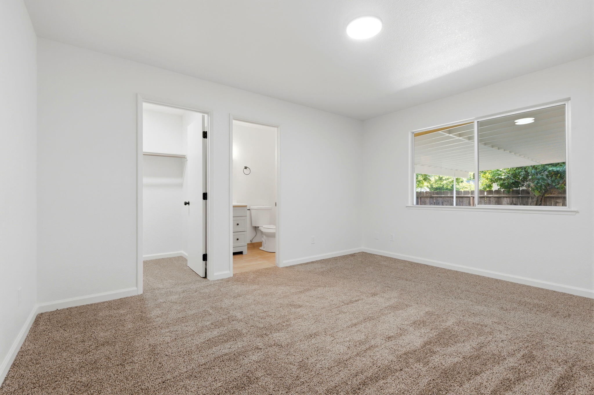 2005 E Roosevelt Ct, Visalia, CA 93292