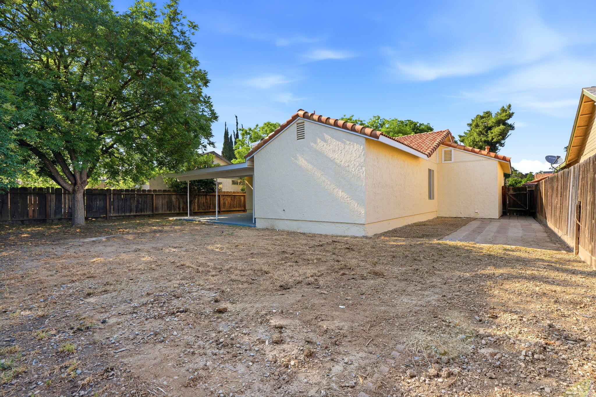 2005 E Roosevelt Ct, Visalia, CA 93292