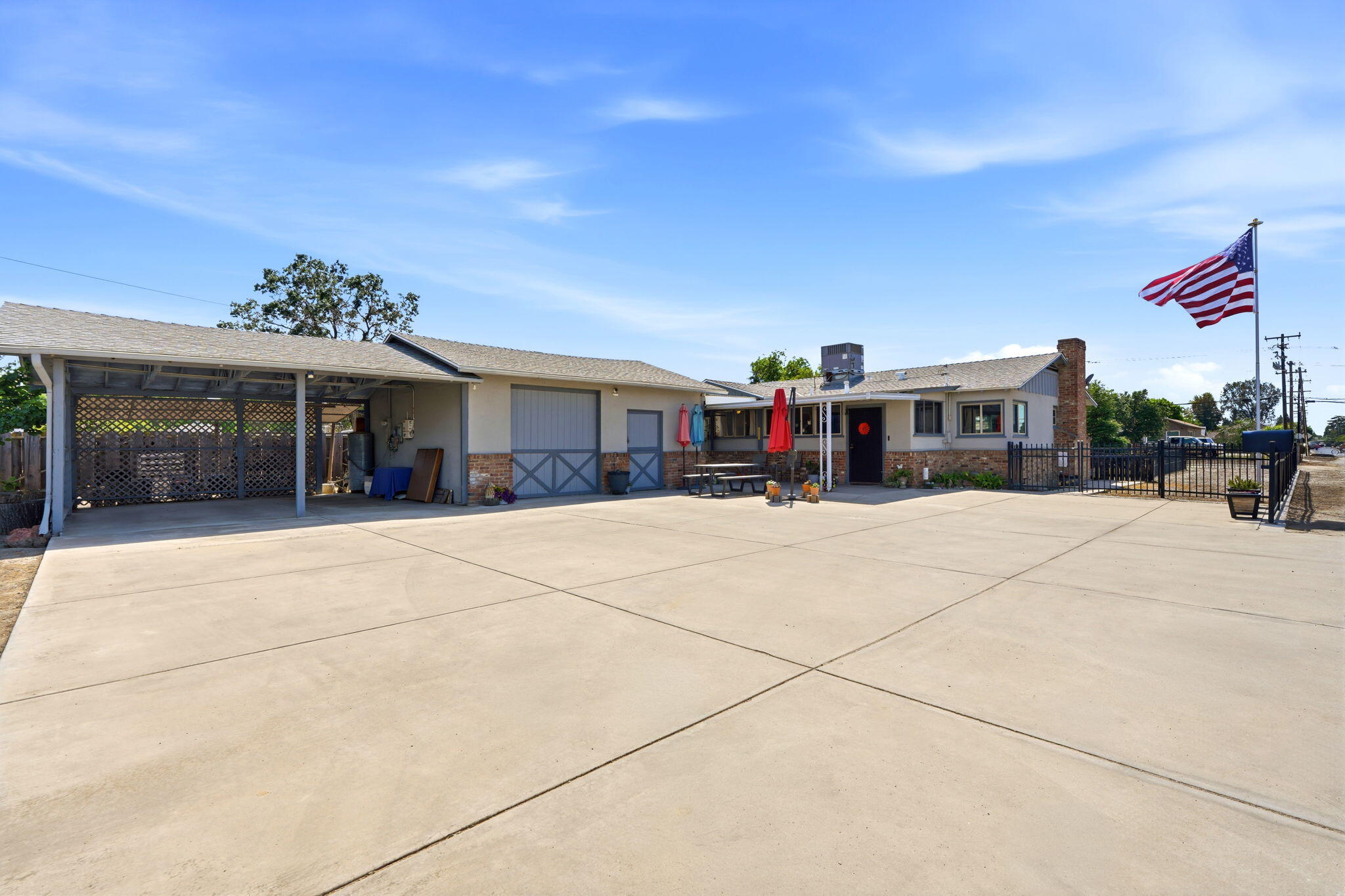4007 W Myrtle Ave, Visalia, CA 93277