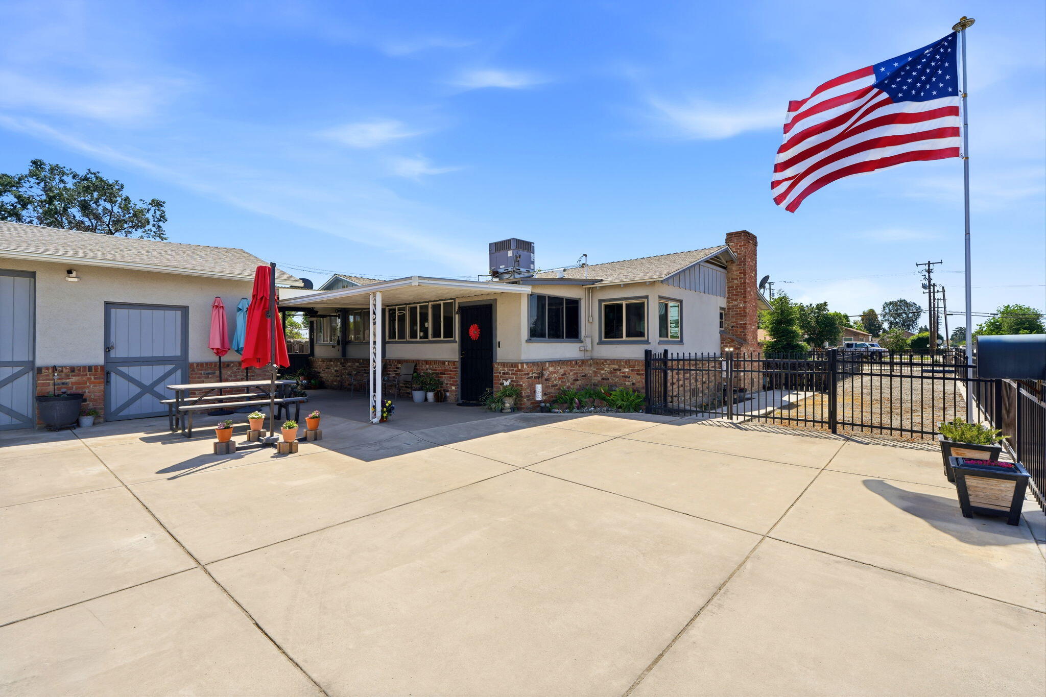 4007 W Myrtle Ave, Visalia, CA 93277