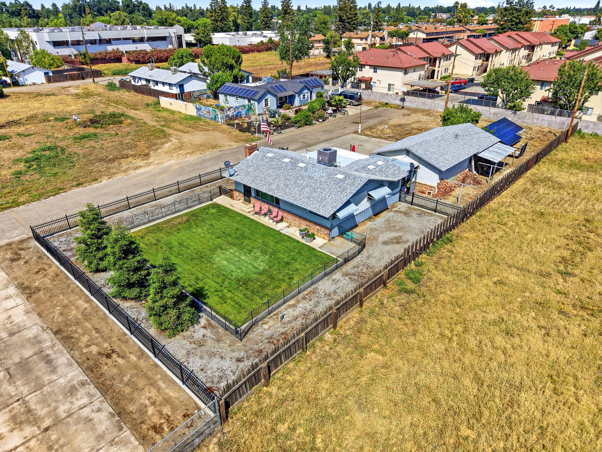 4007 W Myrtle Ave, Visalia, CA 93277