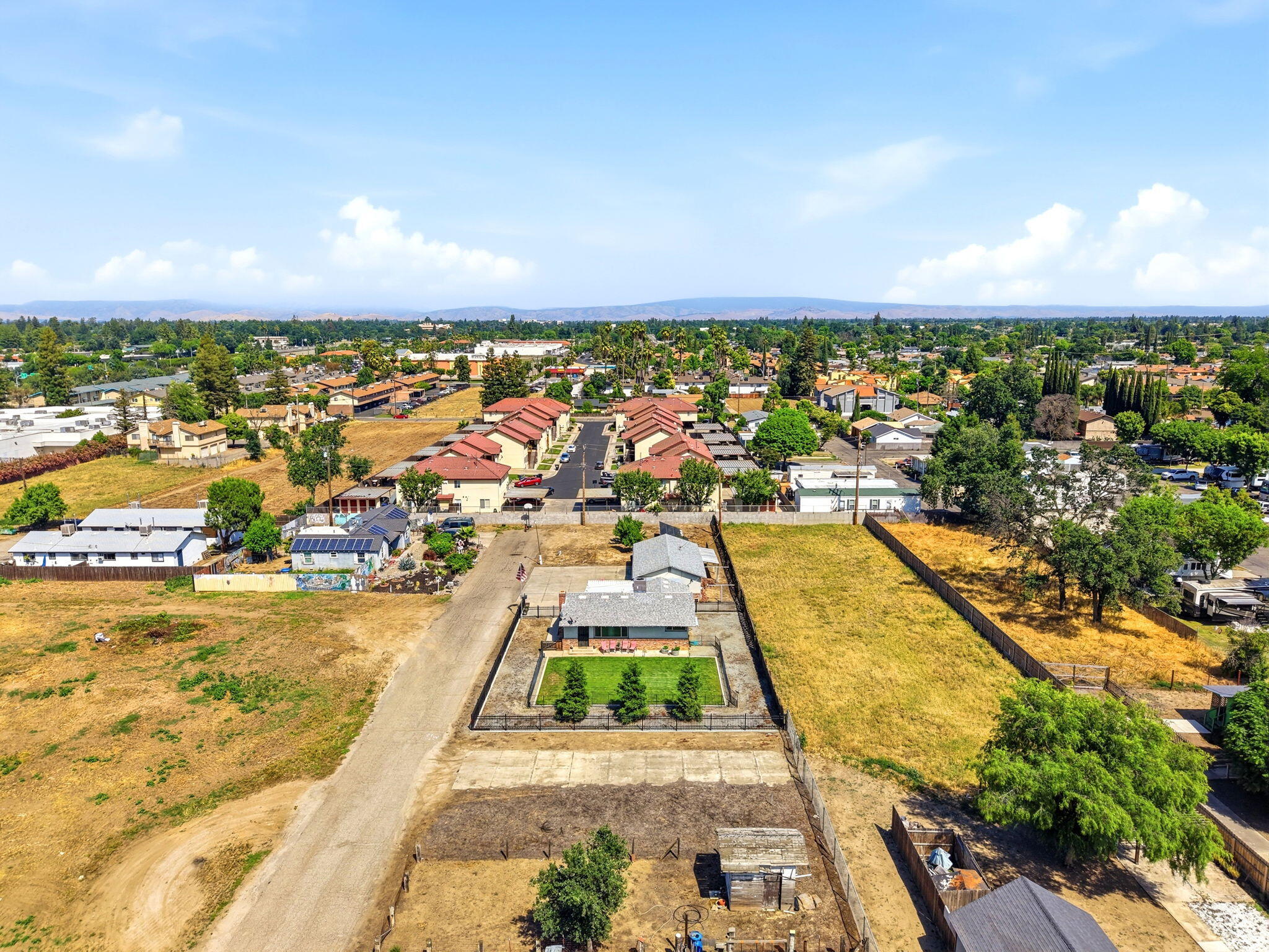 4007 W Myrtle Ave, Visalia, CA 93277
