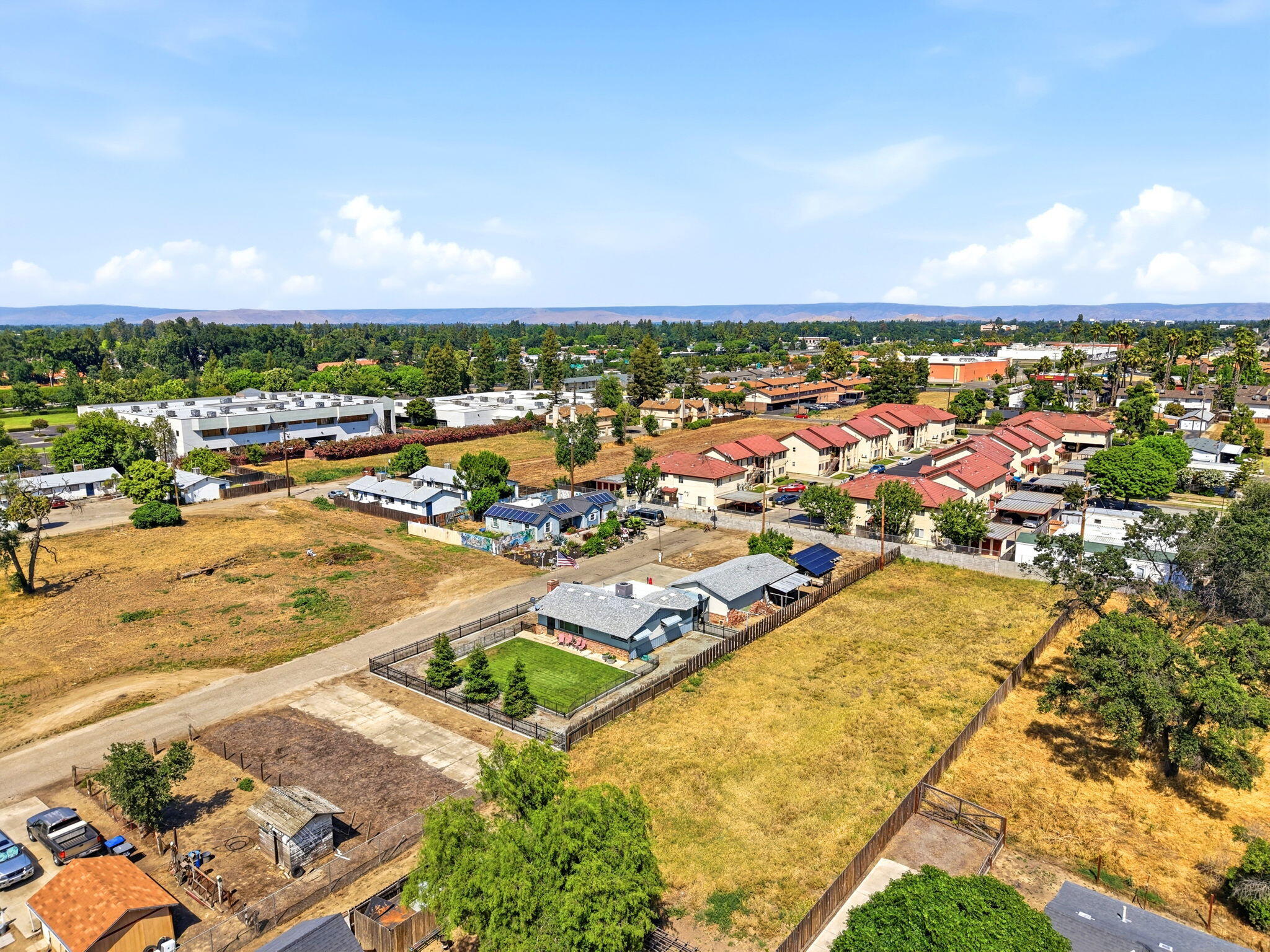 4007 W Myrtle Ave, Visalia, CA 93277