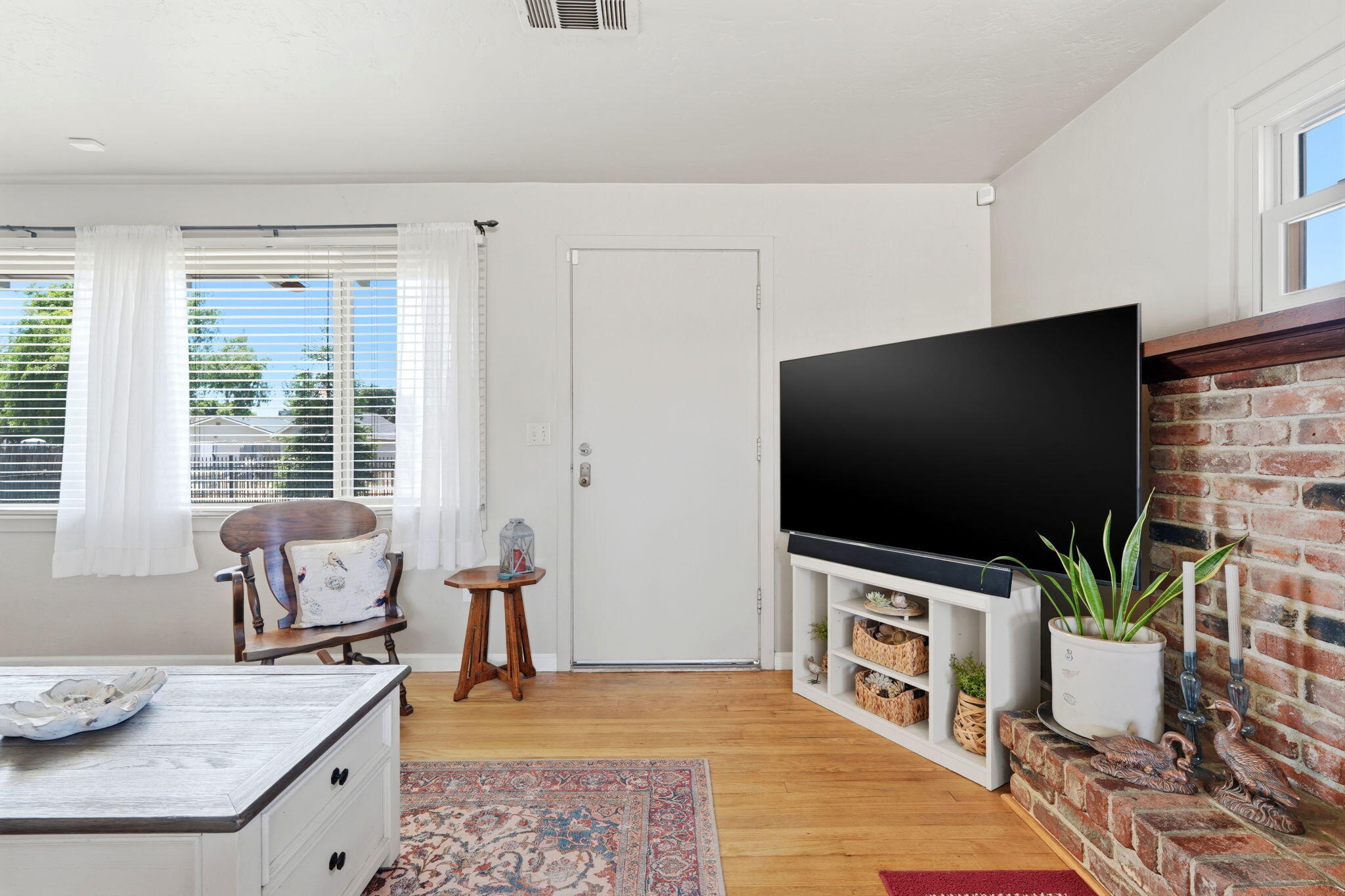 4007 W Myrtle Ave, Visalia, CA 93277