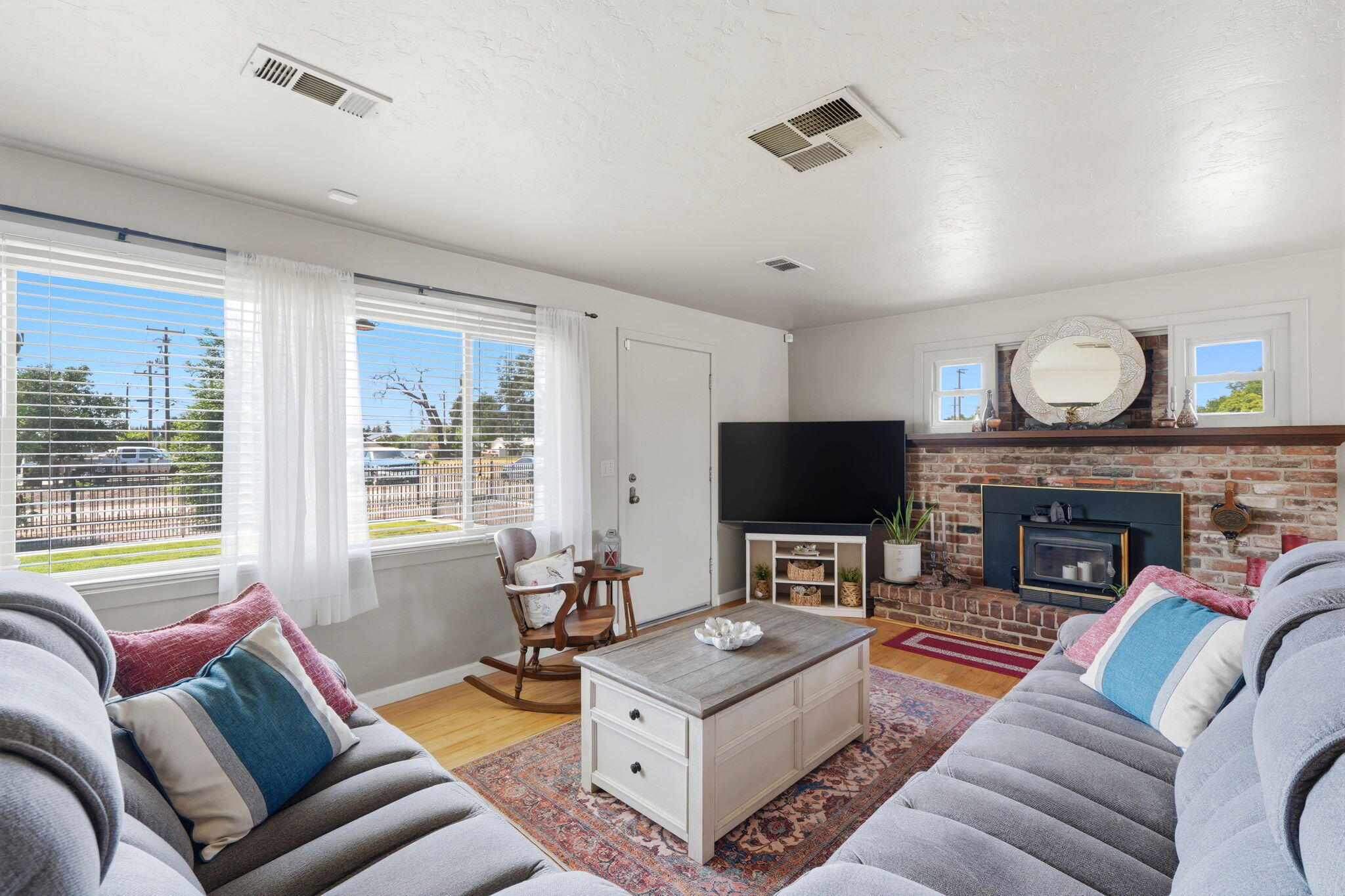 4007 W Myrtle Ave, Visalia, CA 93277