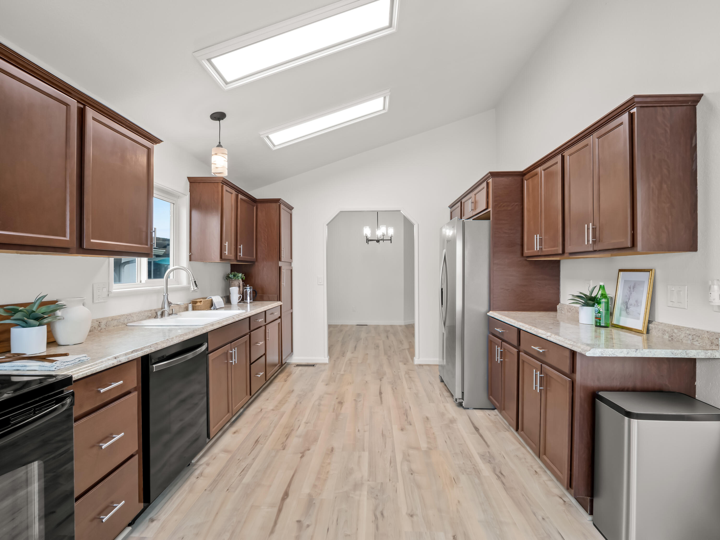 4648 S Terrace St, Visalia, CA 93277