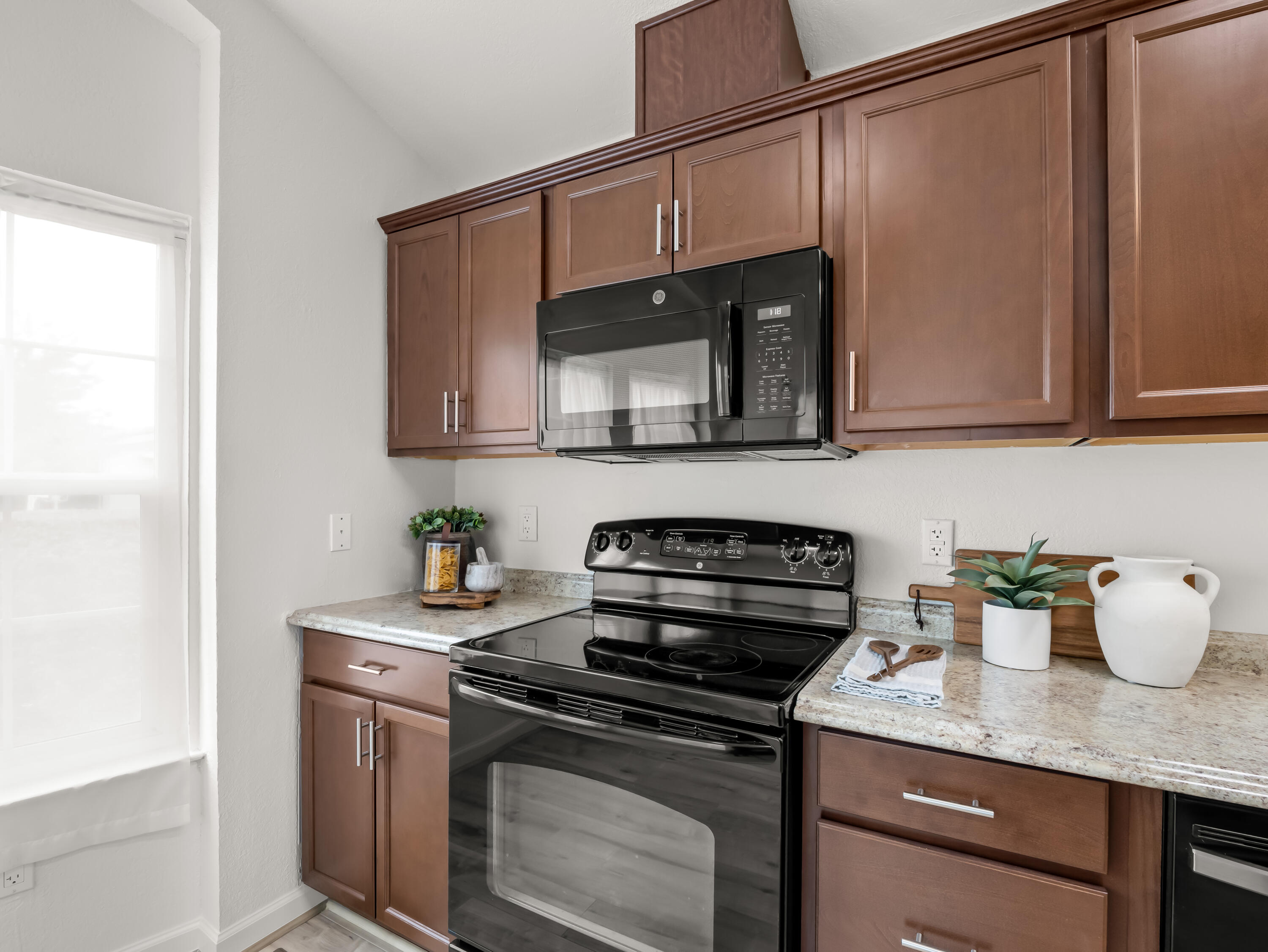 4648 S Terrace St, Visalia, CA 93277