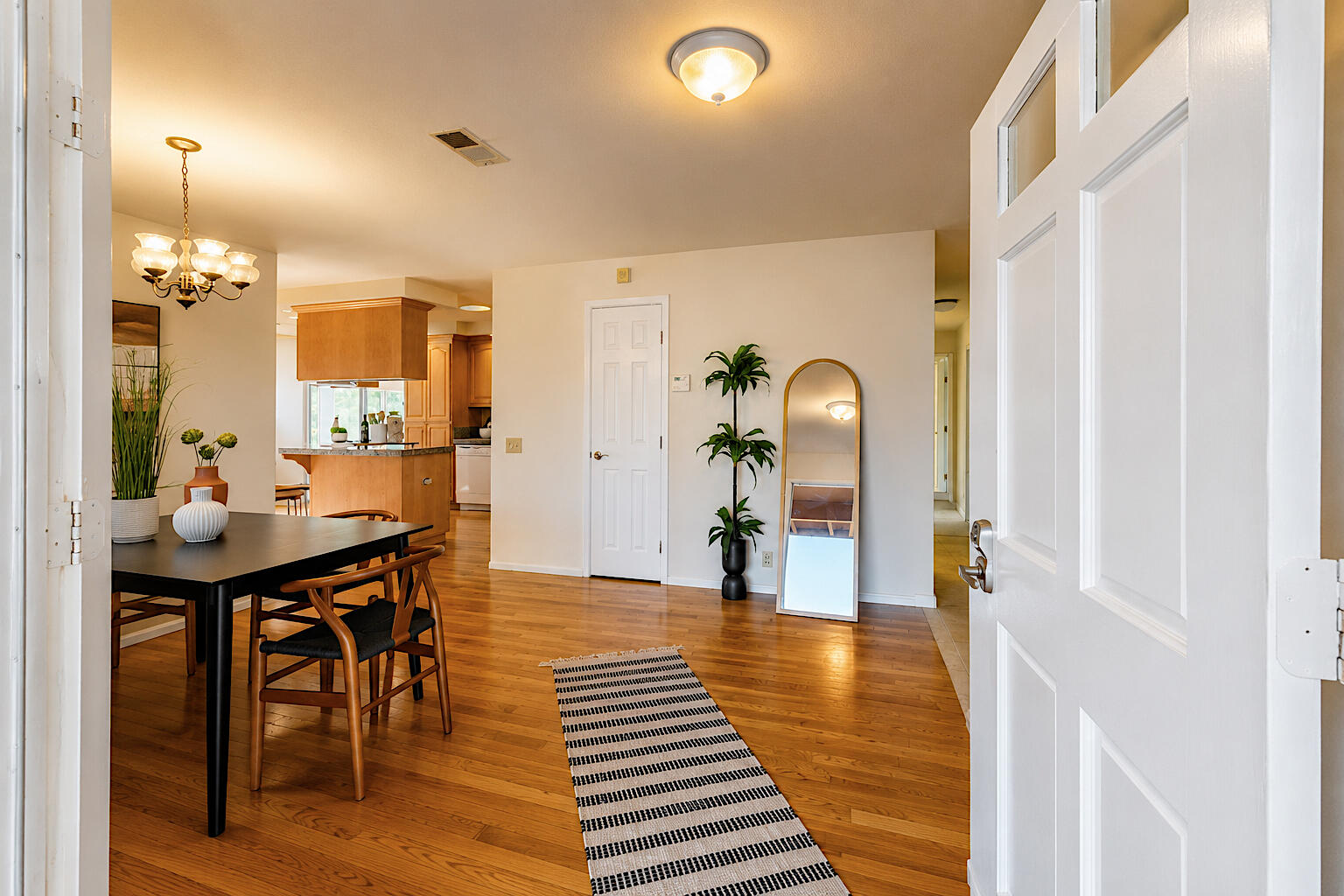 1150 3rd St #3rd, Gilroy, CA 95020