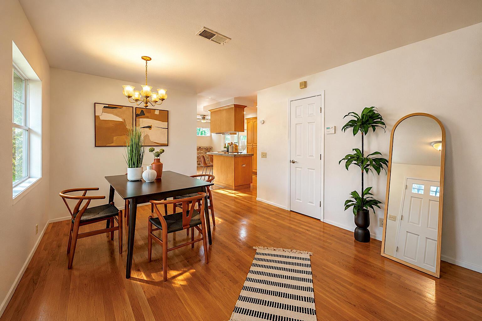 1150 3rd St #3rd, Gilroy, CA 95020