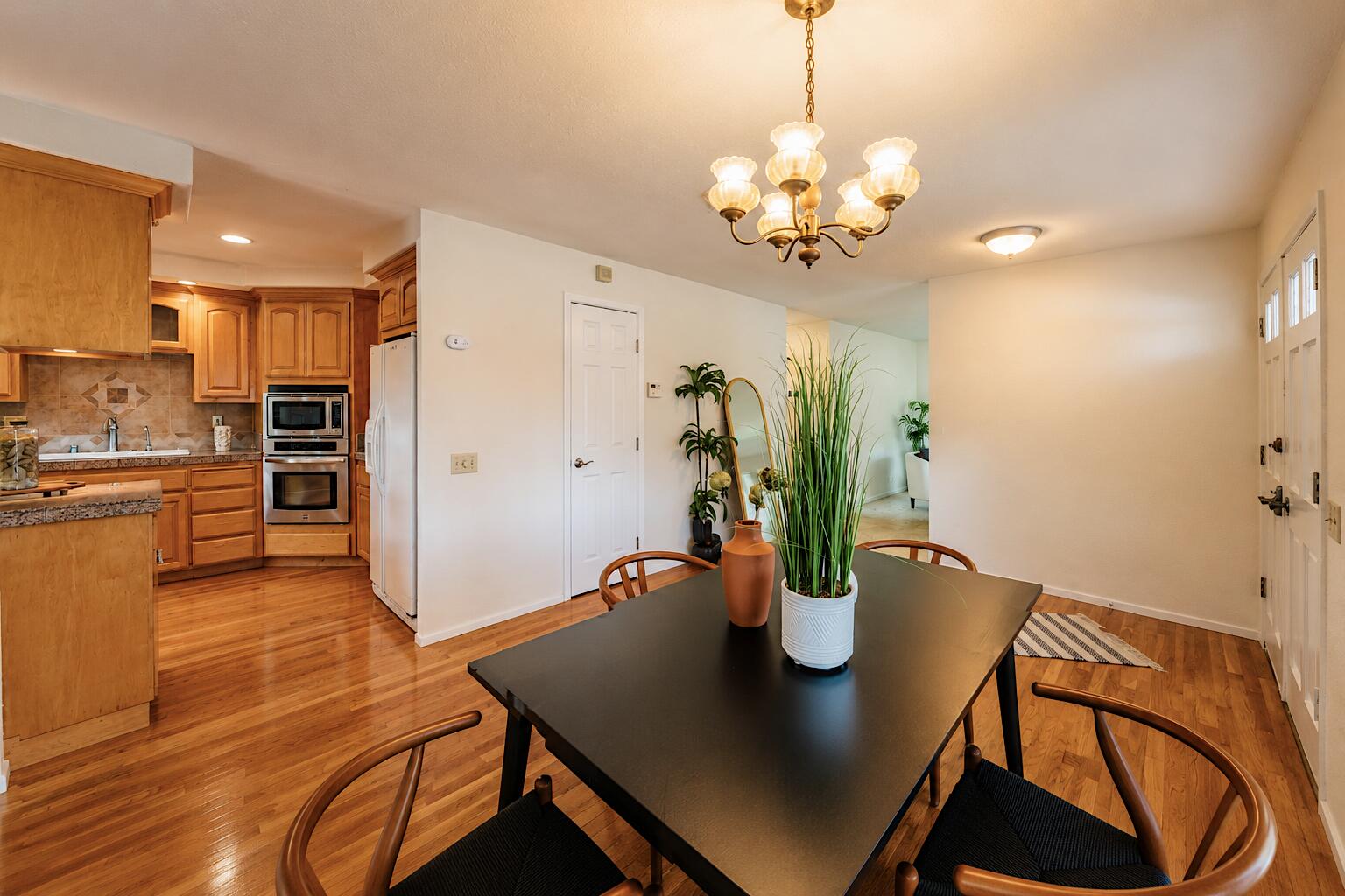 1150 3rd St #3rd, Gilroy, CA 95020