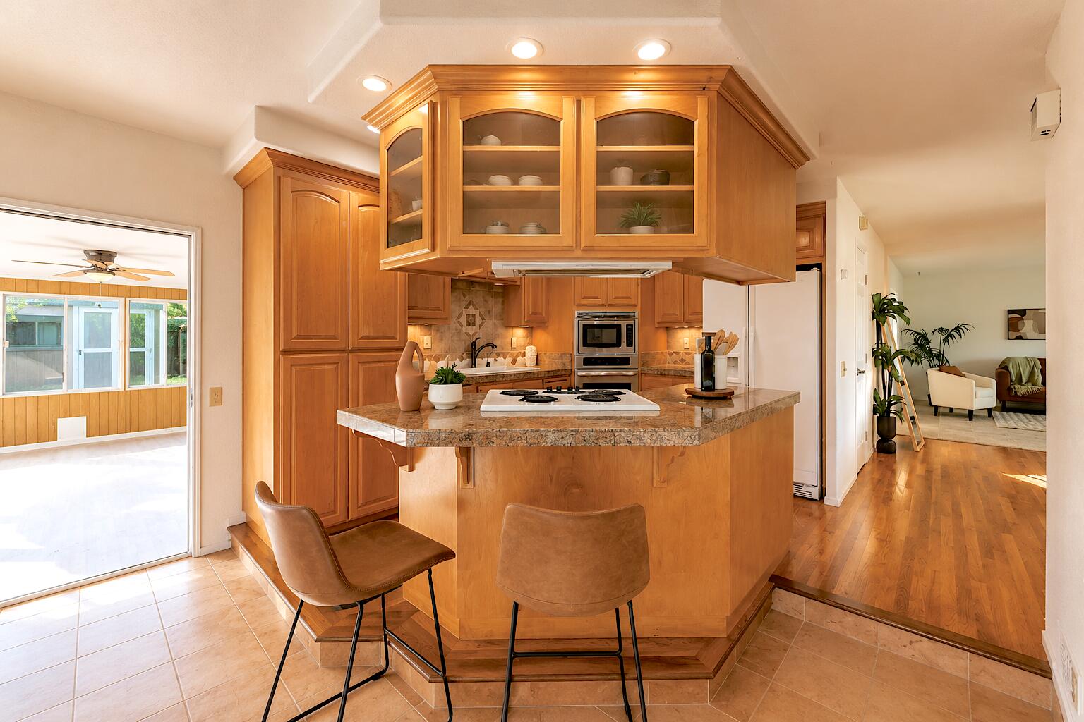1150 3rd St #3rd, Gilroy, CA 95020