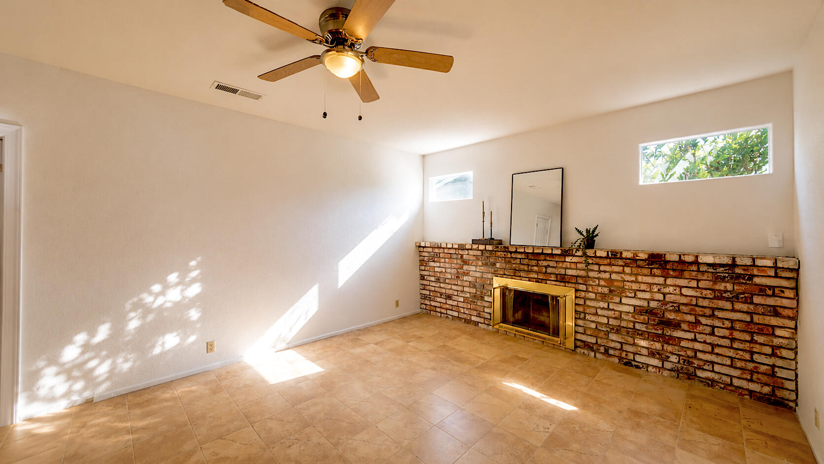 1150 3rd St #3rd, Gilroy, CA 95020