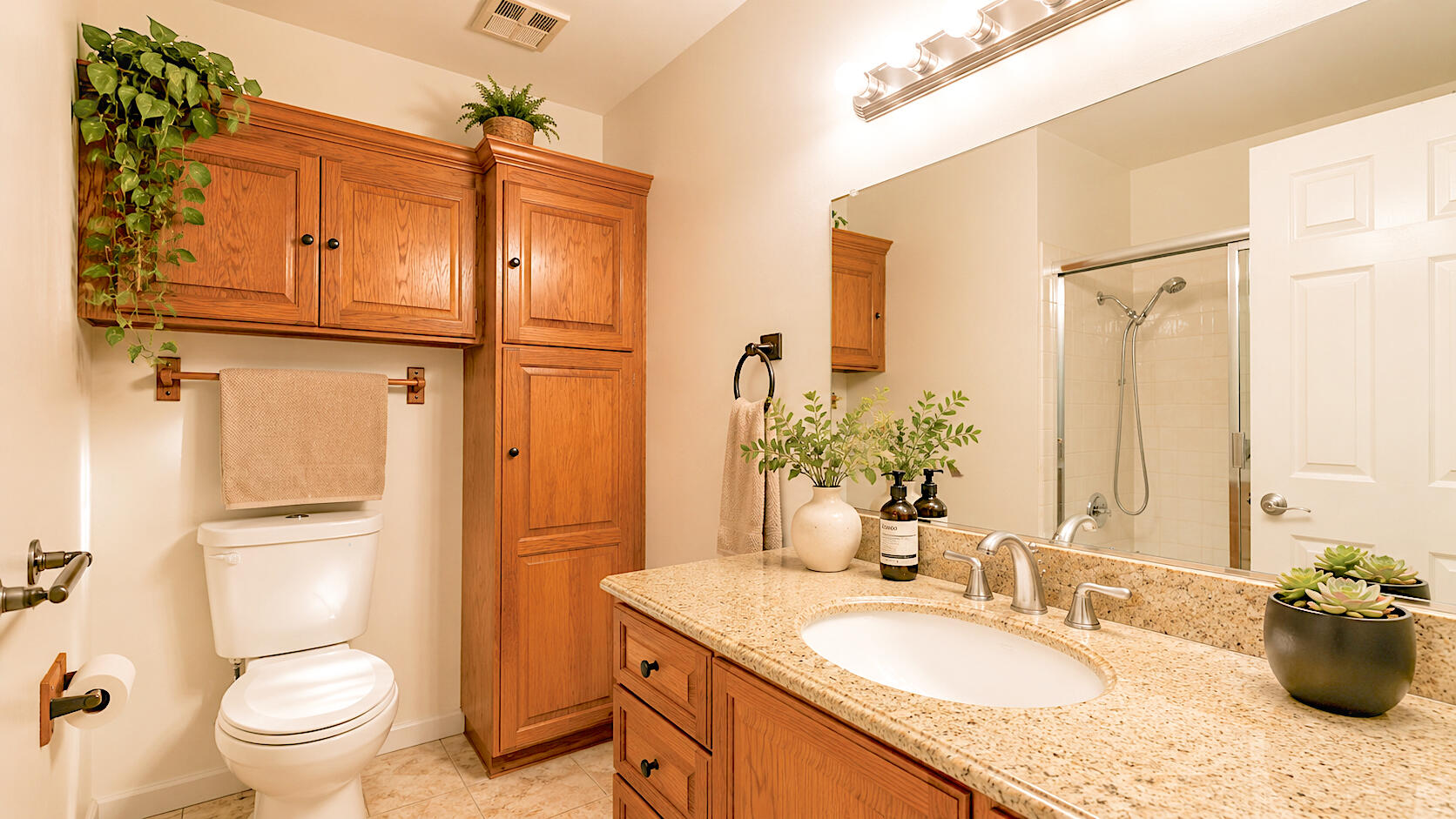 1150 3rd St #3rd, Gilroy, CA 95020