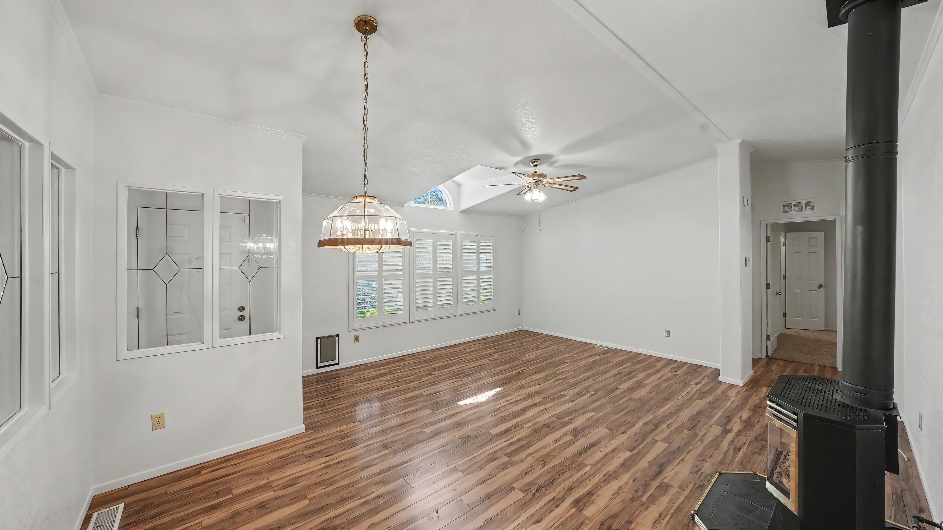 5209 W La Vida ##105, Visalia, CA 93277