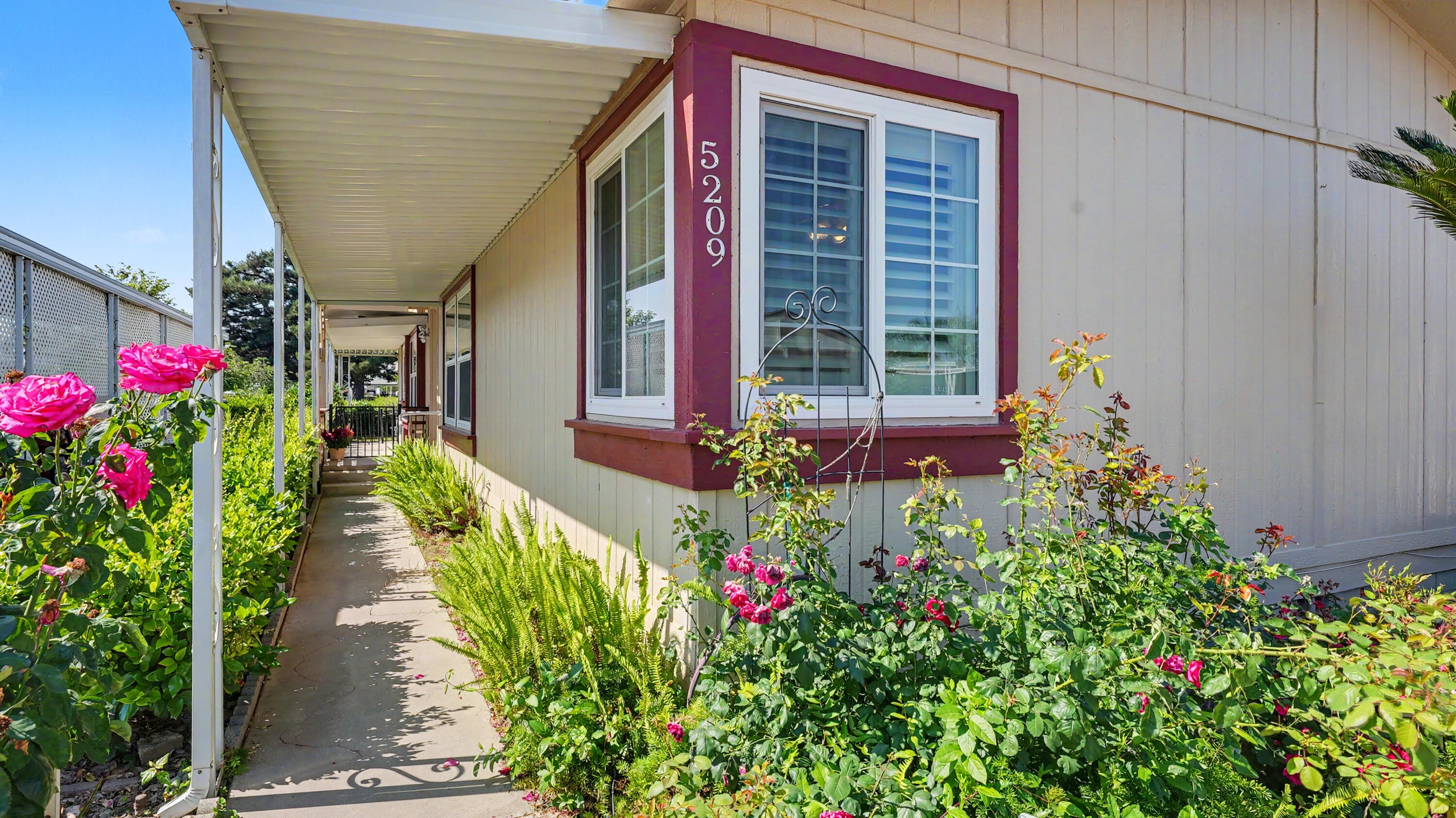 5209 W La Vida ##105, Visalia, CA 93277