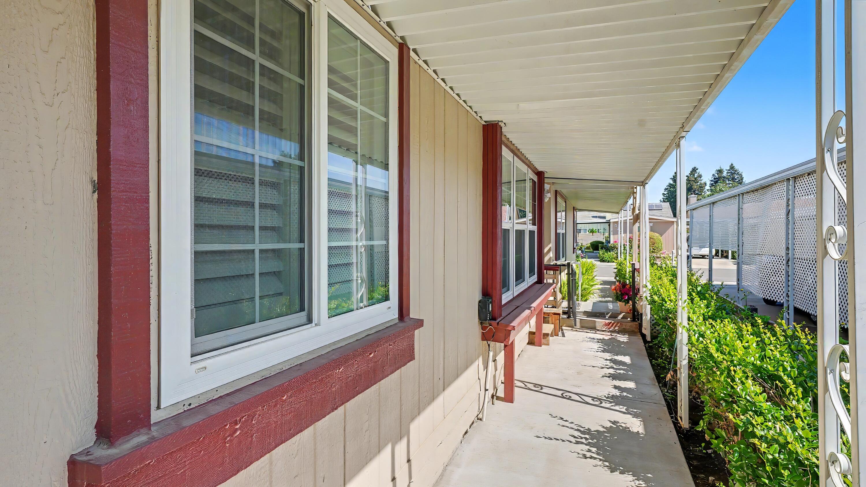 5209 W La Vida ##105, Visalia, CA 93277