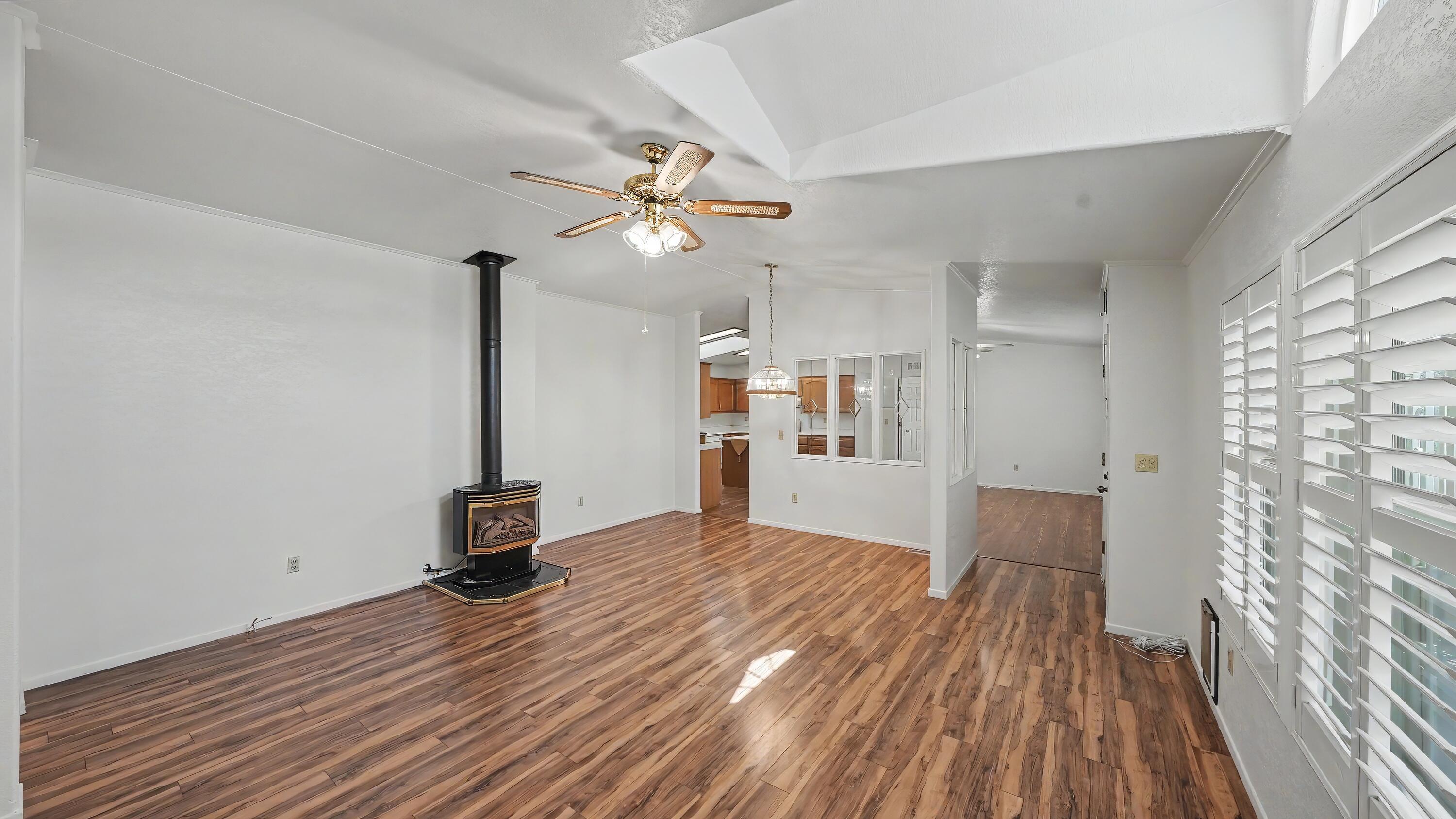 5209 W La Vida ##105, Visalia, CA 93277