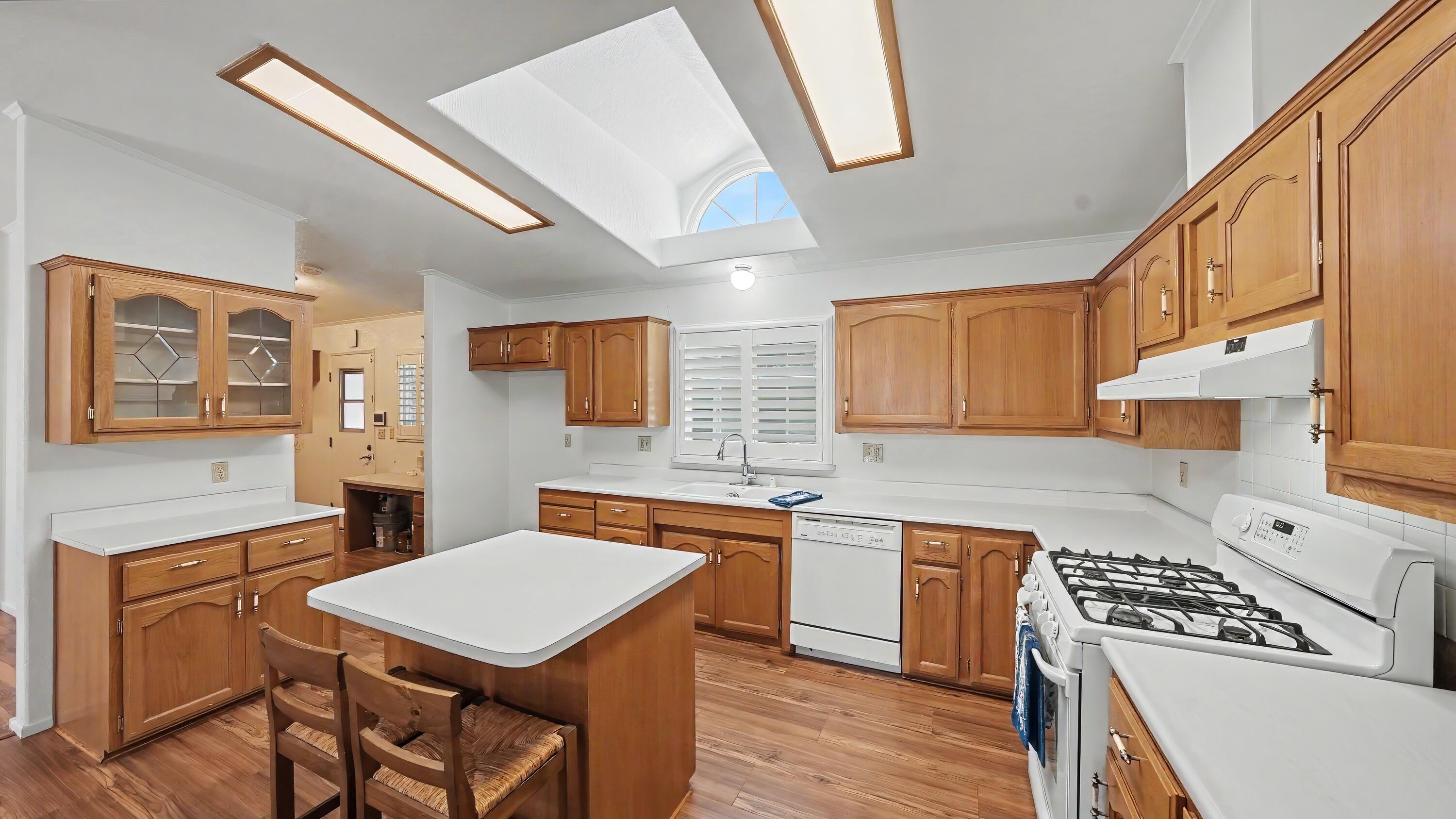 5209 W La Vida ##105, Visalia, CA 93277